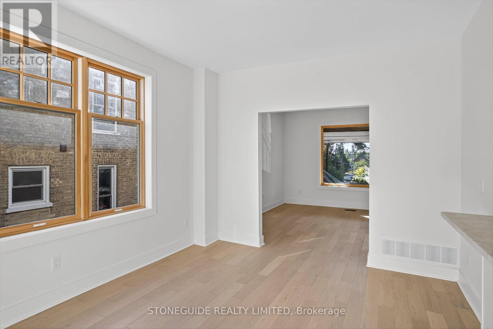 550 Bolivar Street, Peterborough (Town Ward 3), Ontario  K9J 4R8 - Photo 9 - X12417976