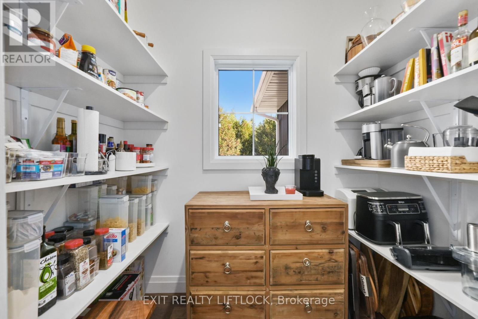 1658 County Road 40, Douro-Dummer, Ontario  K0L 2V0 - Photo 11 - X12418082