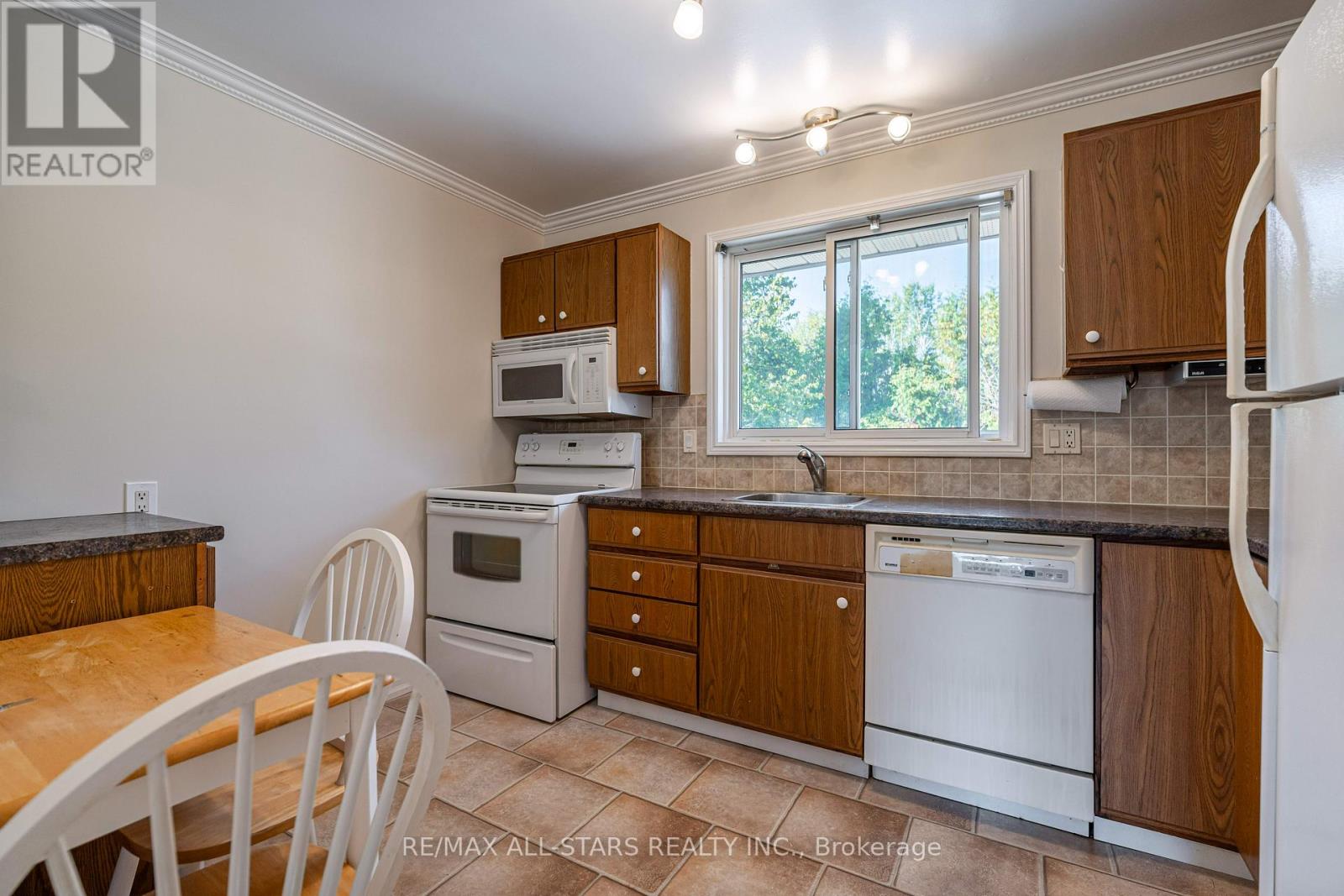 103 D Rita Crescent, Kawartha Lakes (Omemee), Ontario  K0L 2W0 - Photo 6 - X12418235