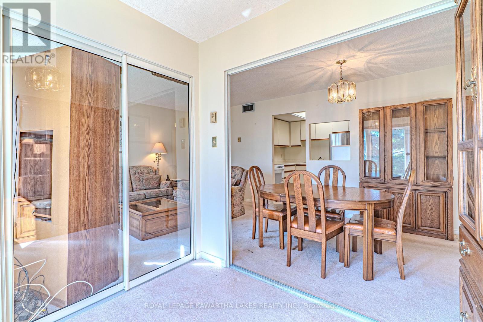 215 - 2 Heritage Way, Kawartha Lakes (Lindsay), Ontario  K9V 5P5 - Photo 11 - X12418440