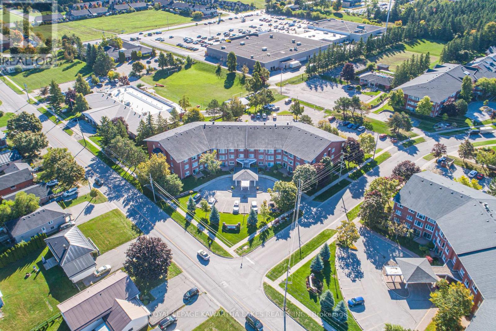 215 - 2 Heritage Way, Kawartha Lakes (Lindsay), Ontario  K9V 5P5 - Photo 2 - X12418440