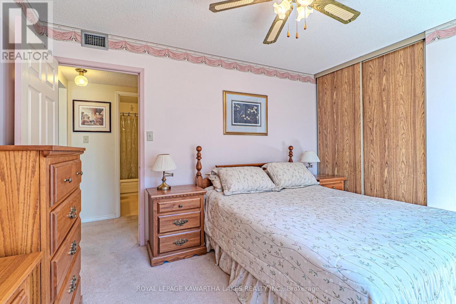 215 - 2 Heritage Way, Kawartha Lakes (Lindsay), Ontario  K9V 5P5 - Photo 21 - X12418440