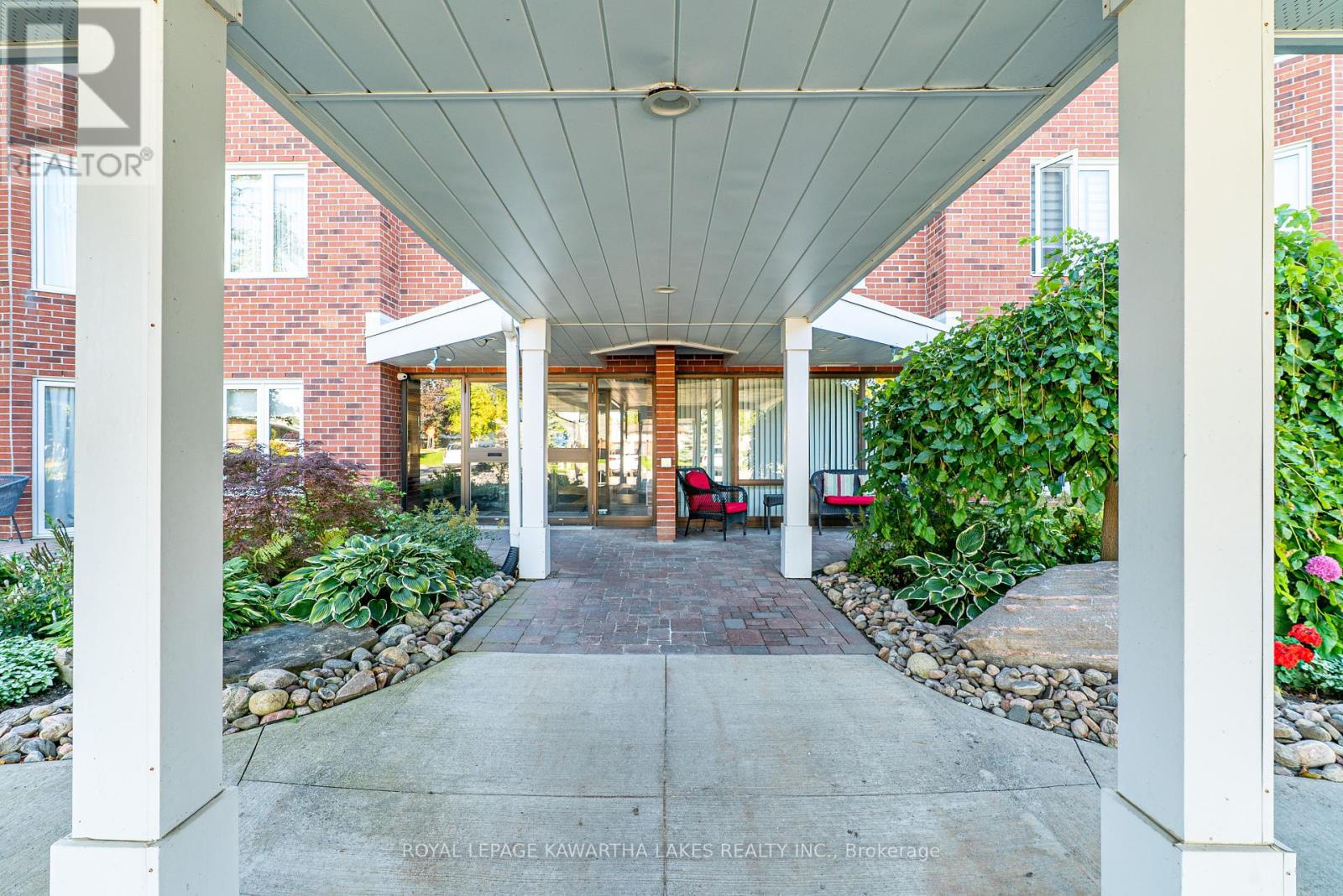 215 - 2 Heritage Way, Kawartha Lakes (Lindsay), Ontario  K9V 5P5 - Photo 5 - X12418440
