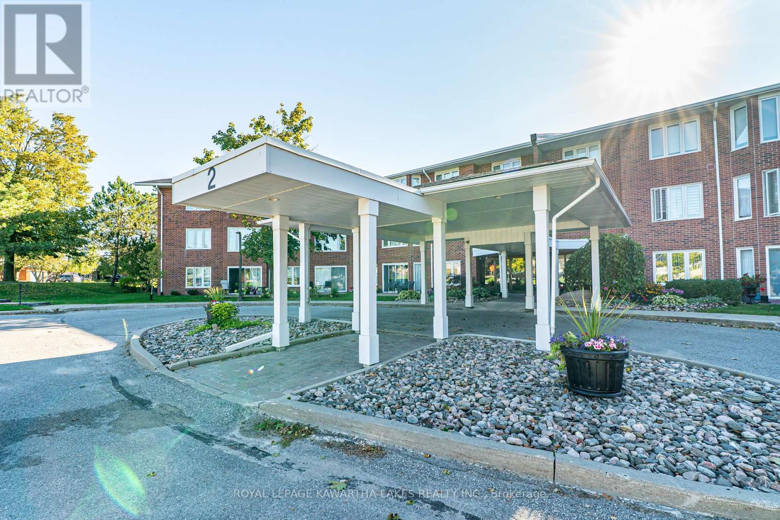 215 - 2 Heritage Way, Kawartha Lakes (Lindsay), Ontario  K9V 5P5 - Photo 6 - X12418440