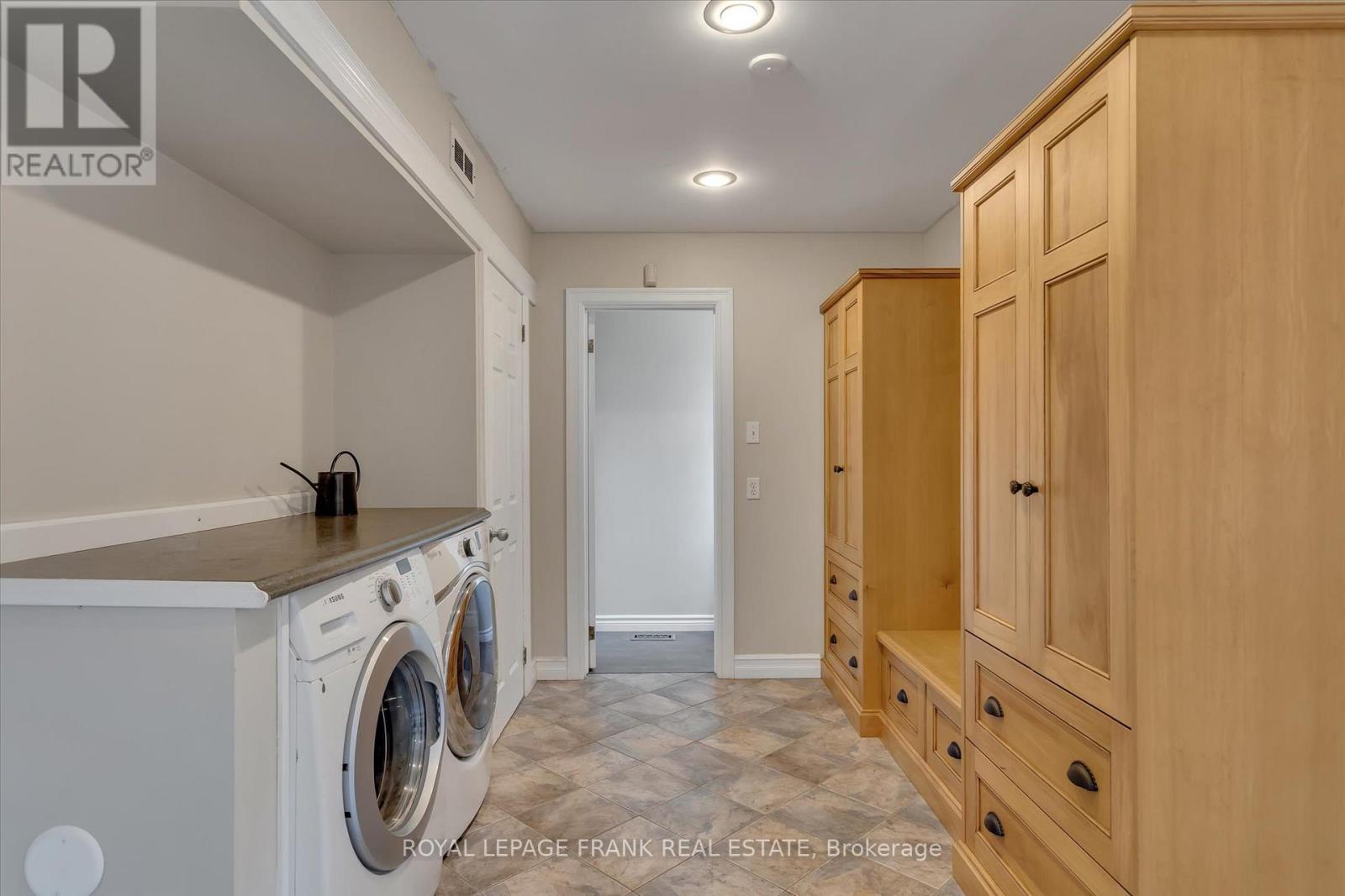 1887 Campbell Avenue, Cavan Monaghan (Cavan-Monaghan), Ontario  K9J 0E5 - Photo 17 - X12418636