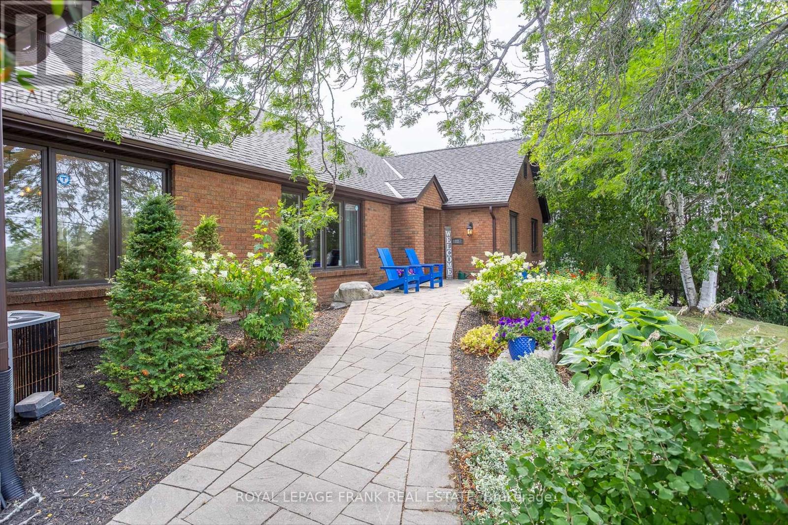 1887 Campbell Avenue, Cavan Monaghan (Cavan-Monaghan), Ontario  K9J 0E5 - Photo 4 - X12418636