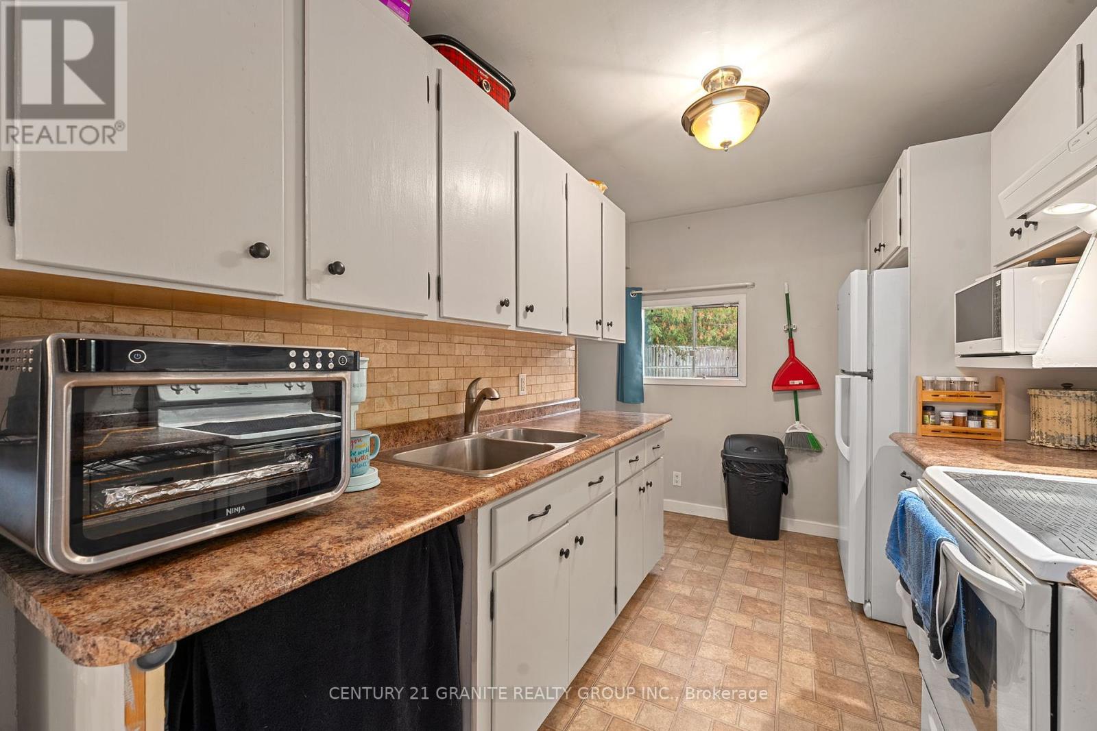 940 Mayo Lake Road, Carlow/mayo (Mayo Ward), Ontario  K0L 2M0 - Photo 9 - X12418657