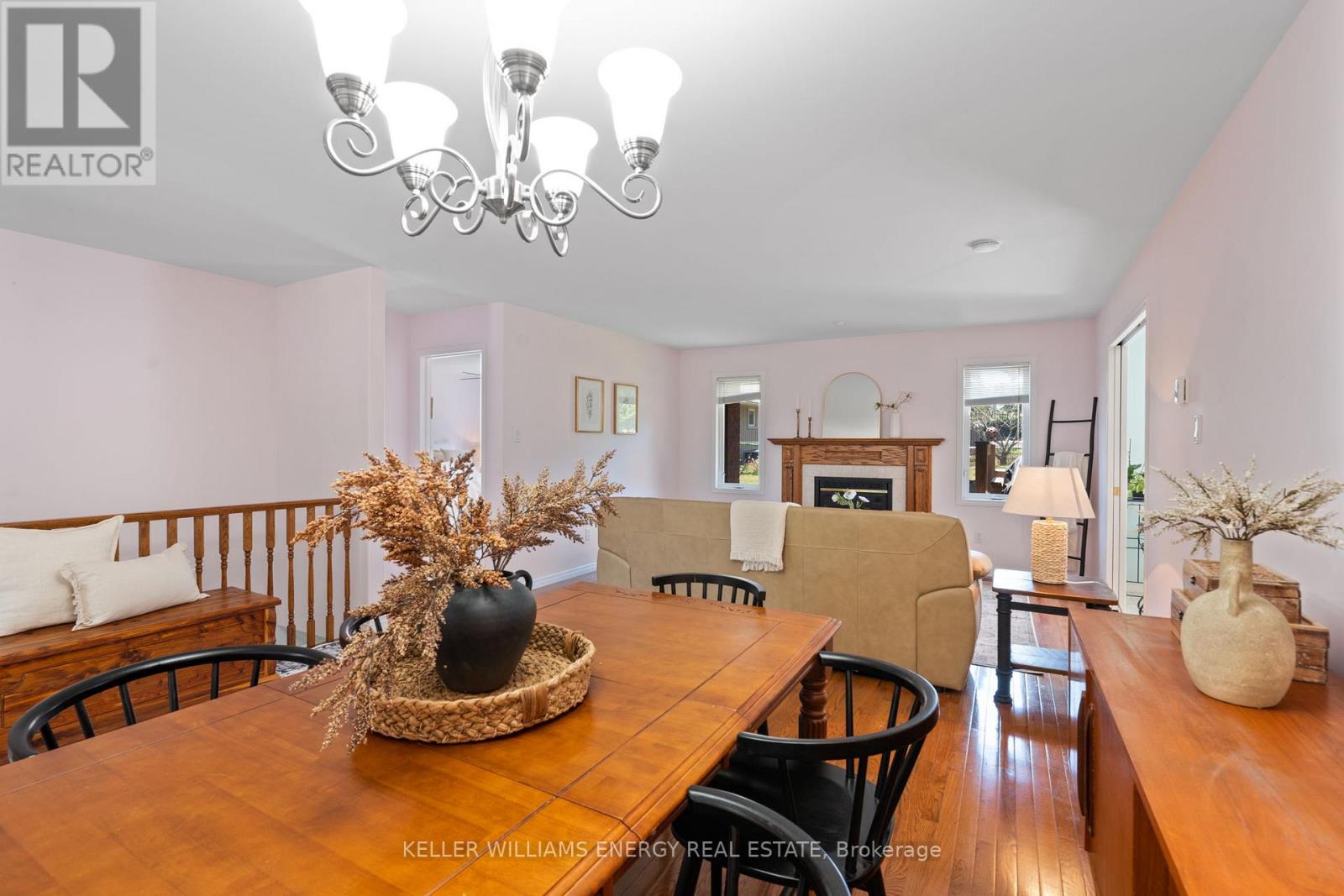 5 Fortye Gate, Peterborough (Otonabee Ward 1), Ontario  K9K 2E7 - Photo 15 - X12418660