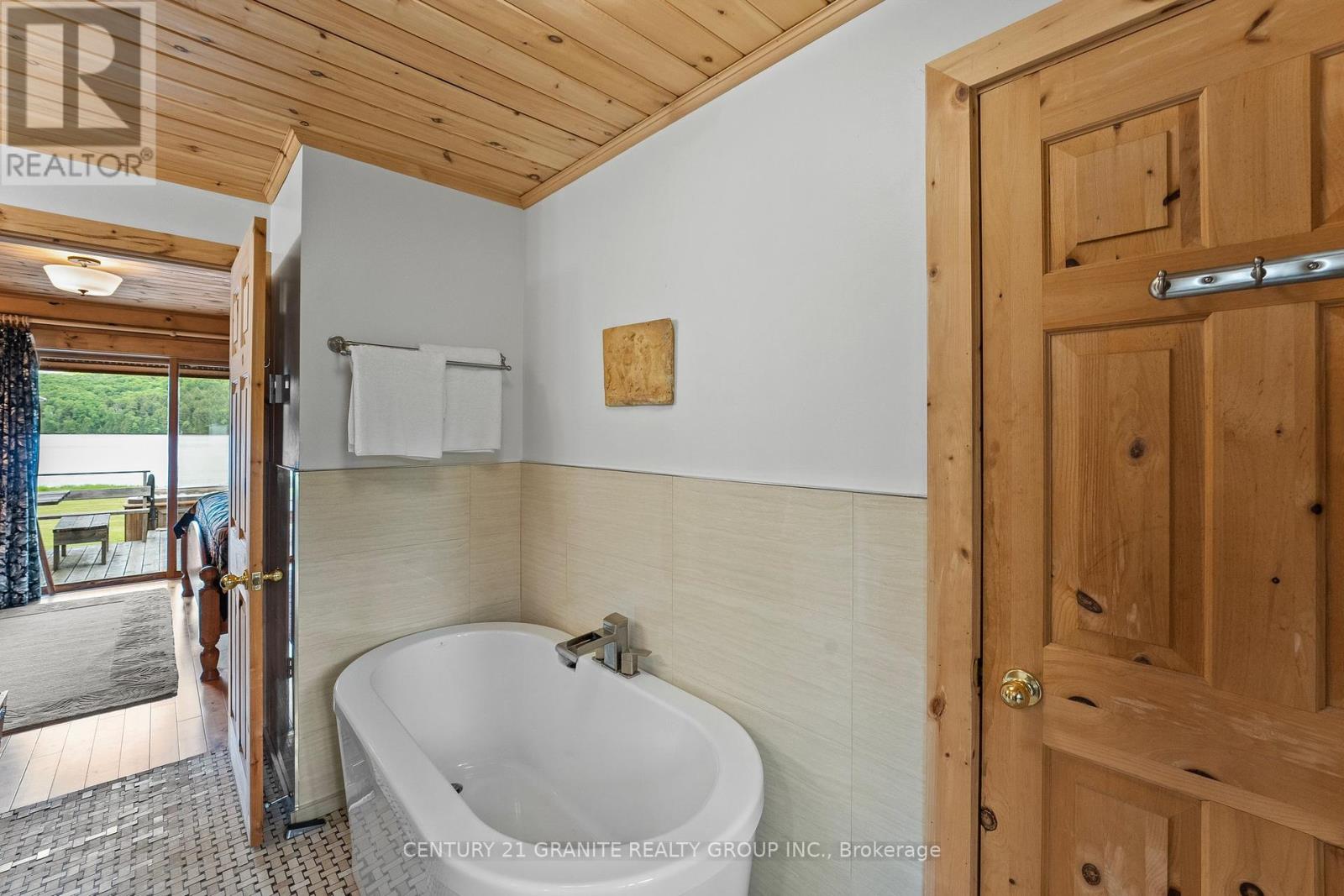 1231/1233 Hagen Road, Highlands East (Cardiff Ward), Ontario  K0L 1M0 - Photo 15 - X12418754