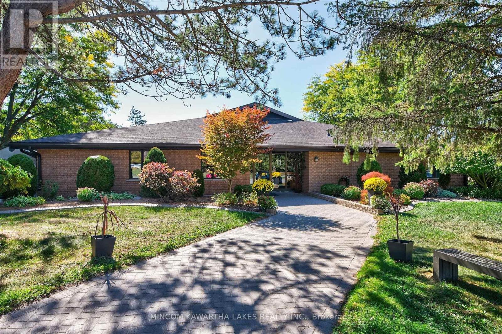 <h3>$489,900</h3><p>6 - 11 Paddock Wood, Peterborough (Ashburnham Ward 4), Ontario</p>