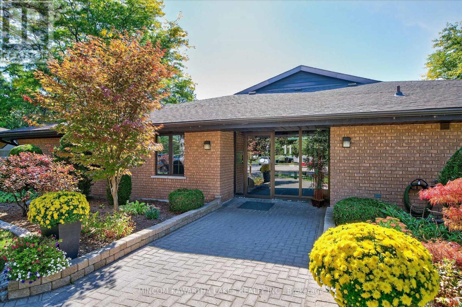 6 - 11 Paddock Wood, Peterborough (Ashburnham Ward 4), Ontario  K9H 7H2 - Photo 3 - X12418773