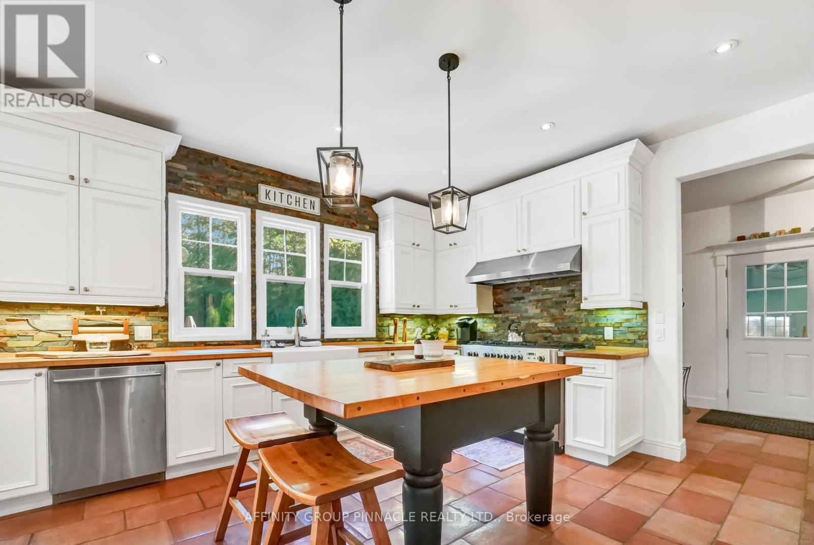 297 St Luke's Road, Kawartha Lakes (Emily), Ontario  K9V 4R5 - Photo 10 - X12418837