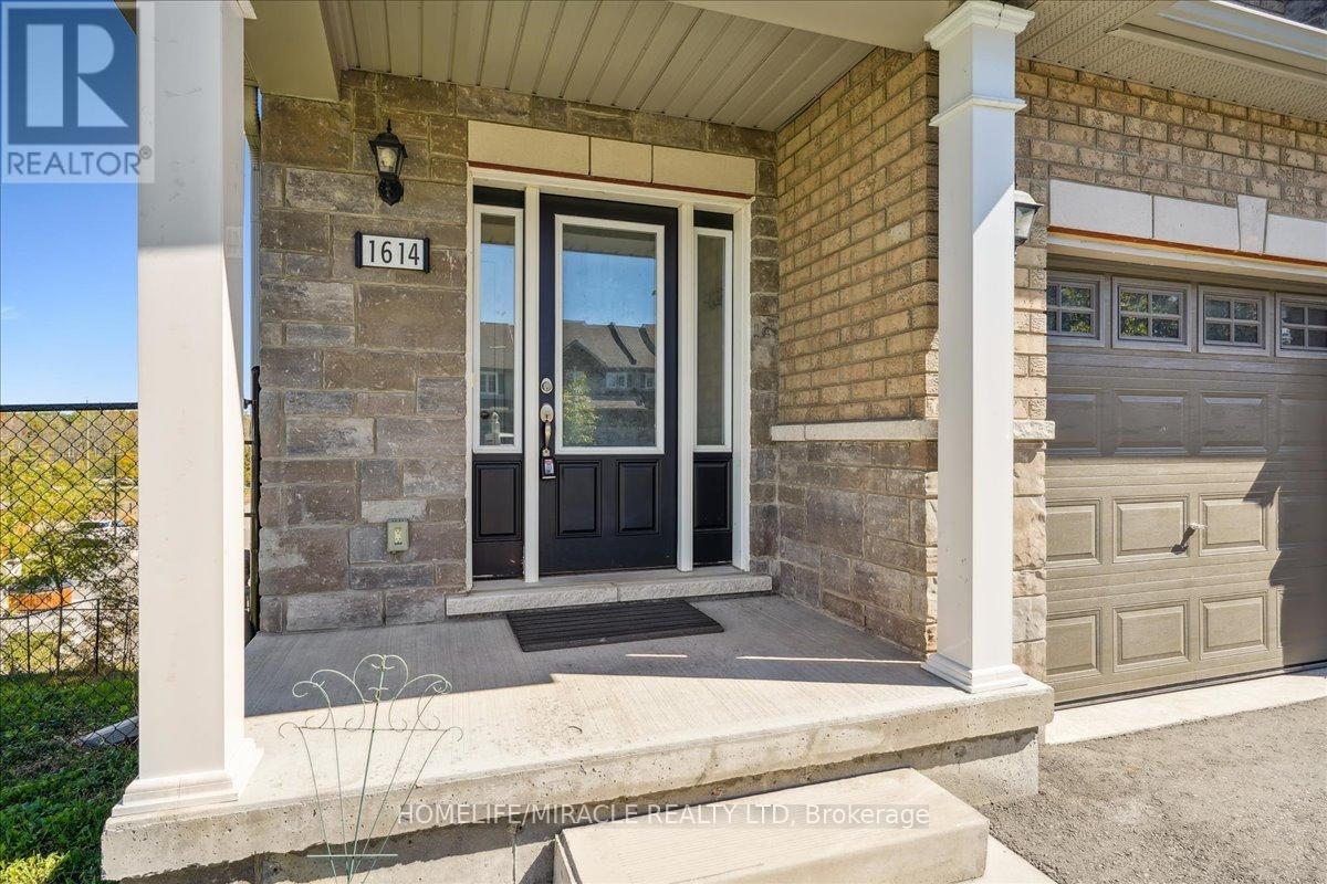 1614 Hetherington Drive, Peterborough (Northcrest Ward 5), Ontario  K9L 1Y7 - Photo 4 - X12418730