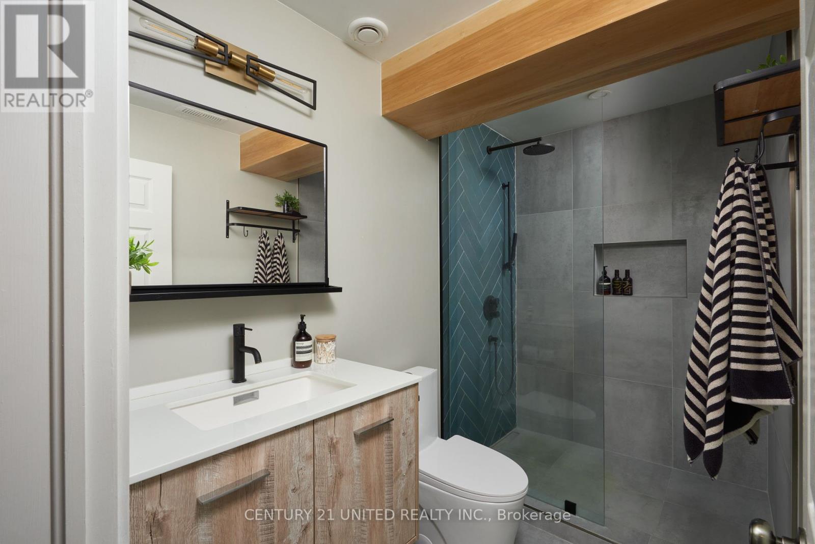 7 Maplehill Drive, Cavan Monaghan (Cavan-Monaghan), Ontario  K9J 0E5 - Photo 24 - X12419339