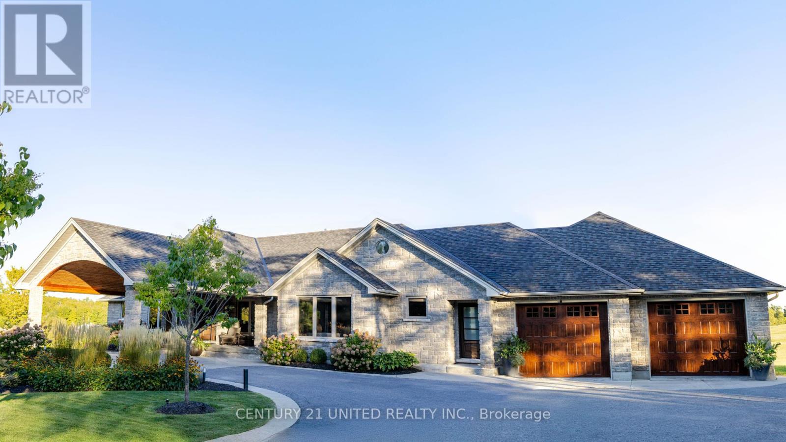 7 Maplehill Drive, Cavan Monaghan (Cavan-Monaghan), Ontario  K9J 0E5 - Photo 3 - X12419339