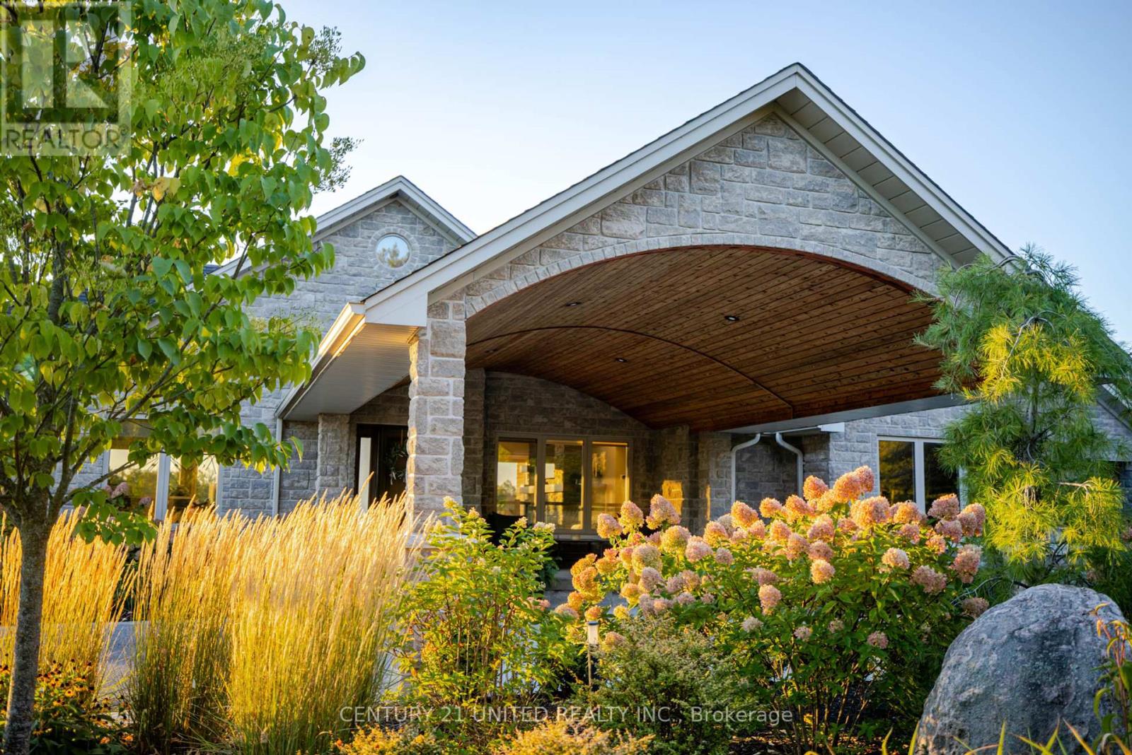 7 Maplehill Drive, Cavan Monaghan (Cavan-Monaghan), Ontario  K9J 0E5 - Photo 5 - X12419339