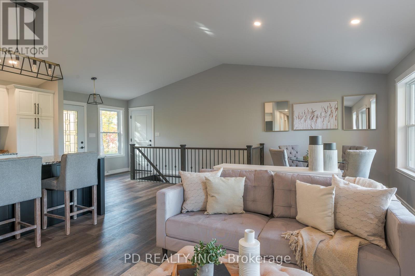 2 East Street, Kawartha Lakes (Manvers), Ontario  L0A 1A0 - Photo 14 - X12419519