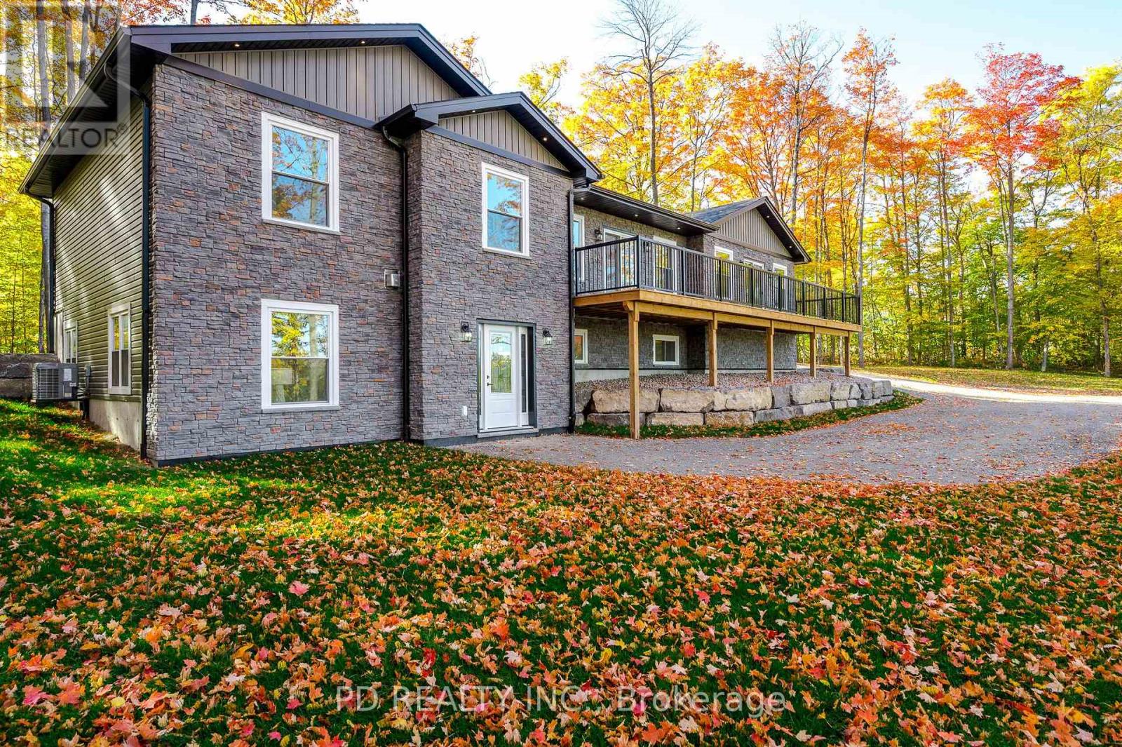 2 East Street, Kawartha Lakes (Manvers), Ontario  L0A 1A0 - Photo 3 - X12419519