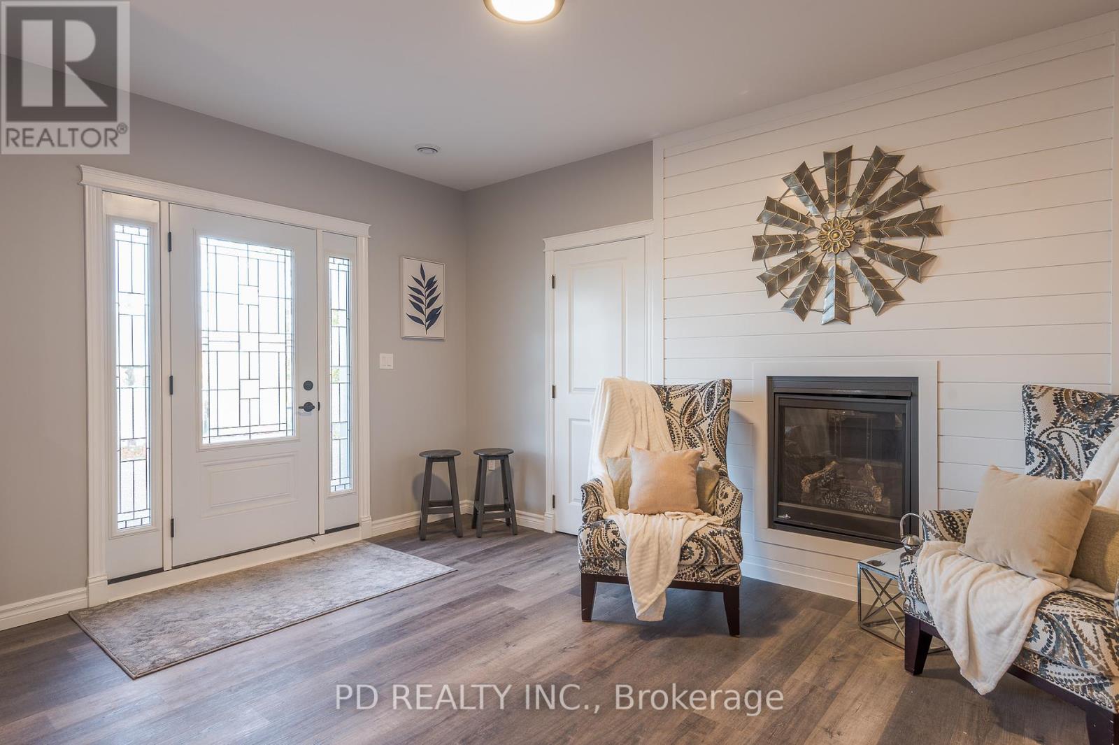 2 East Street, Kawartha Lakes (Manvers), Ontario  L0A 1A0 - Photo 43 - X12419519