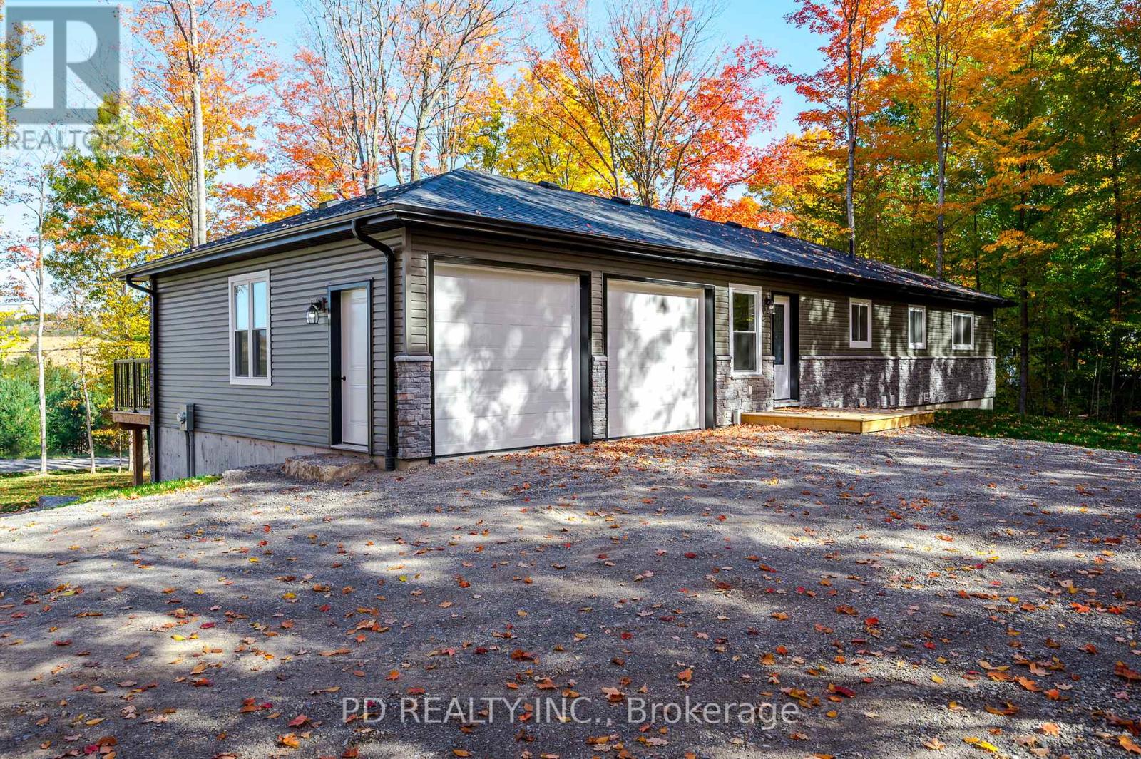 2 East Street, Kawartha Lakes (Manvers), Ontario  L0A 1A0 - Photo 5 - X12419519