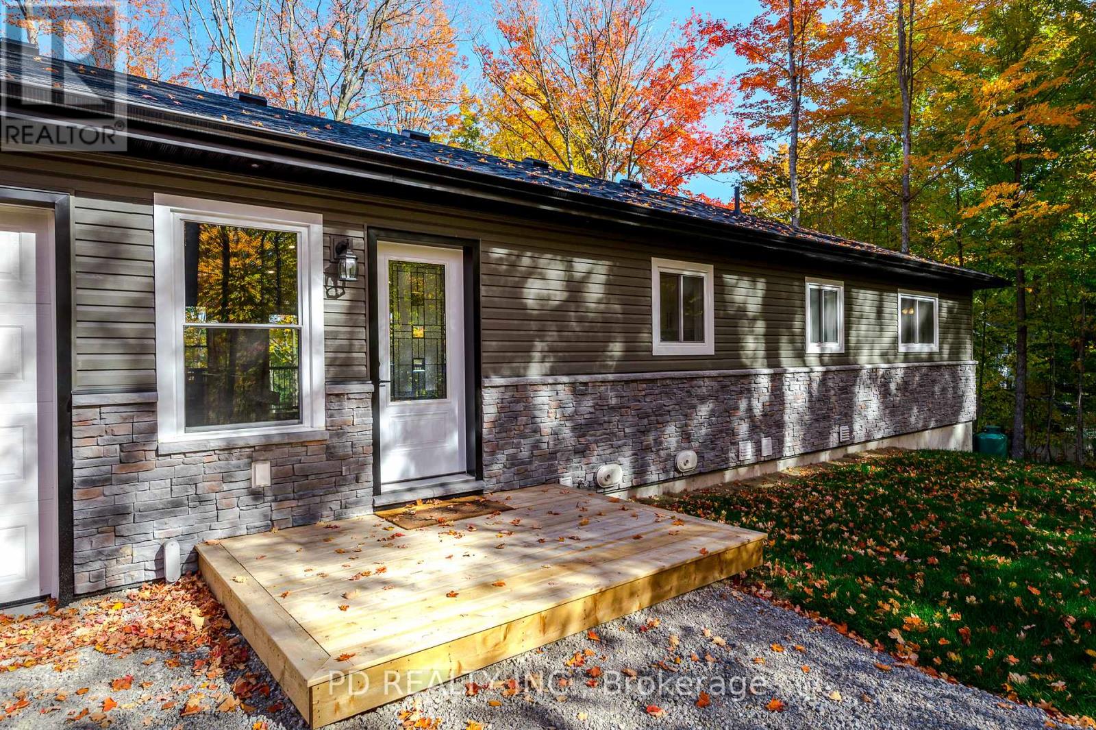 2 East Street, Kawartha Lakes (Manvers), Ontario  L0A 1A0 - Photo 6 - X12419519
