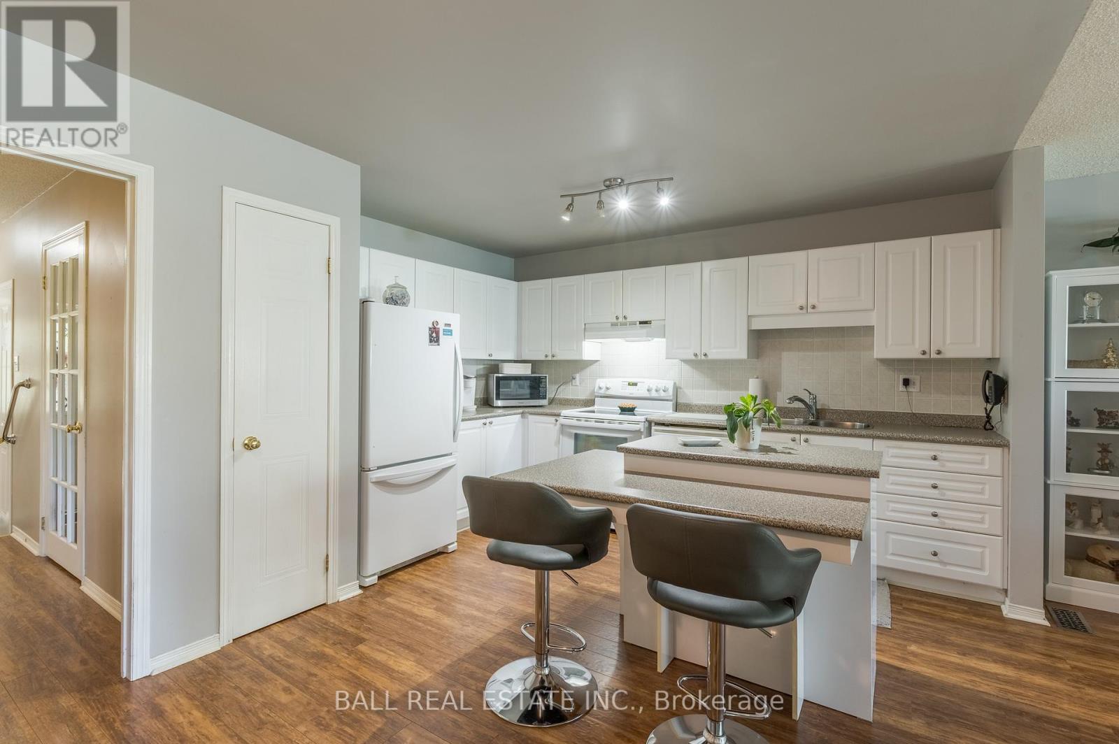 3014 Westridge Boulevard, Peterborough (Monaghan Ward 2), Ontario  K9K 2L2 - Photo 5 - X12419559