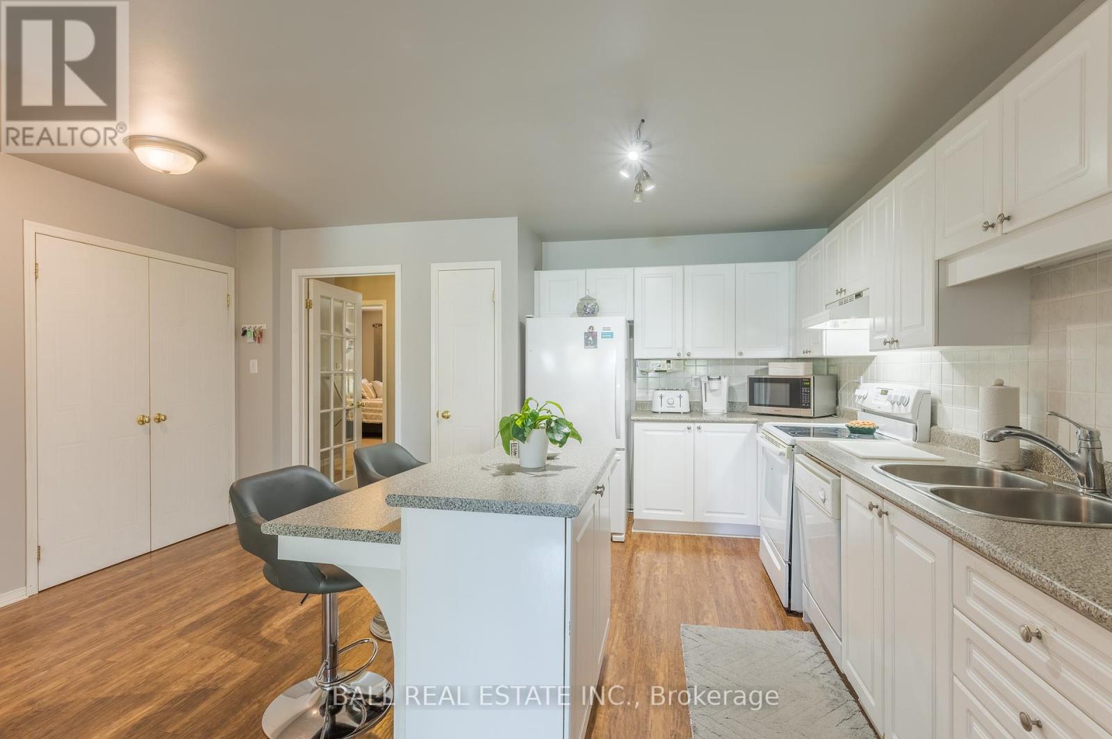 3014 Westridge Boulevard, Peterborough (Monaghan Ward 2), Ontario  K9K 2L2 - Photo 7 - X12419559