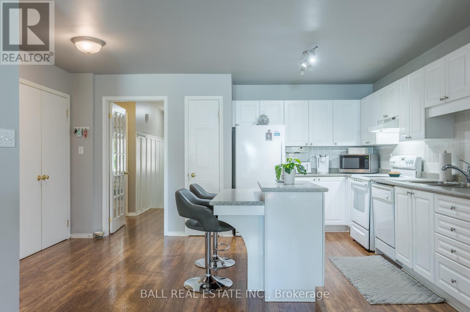 3014 Westridge Boulevard, Peterborough (Monaghan Ward 2), Ontario  K9K 2L2 - Photo 8 - X12419559