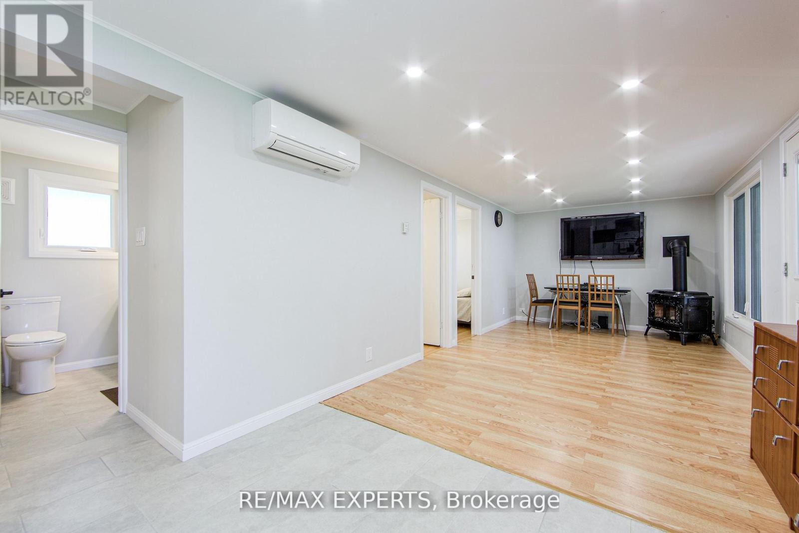 24 Riverside Drive, Kawartha Lakes (Ops), Ontario  K9V 0H6 - Photo 24 - X12419414