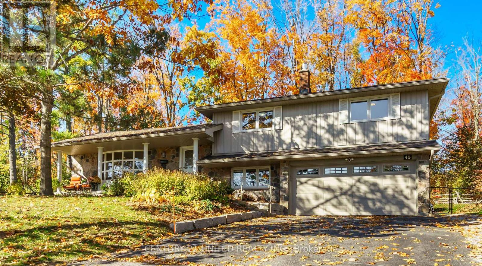 45 Crestwood Avenue, Peterborough (Monaghan Ward 2), Ontario  K9J 1N1 - Photo 1 - X12419689