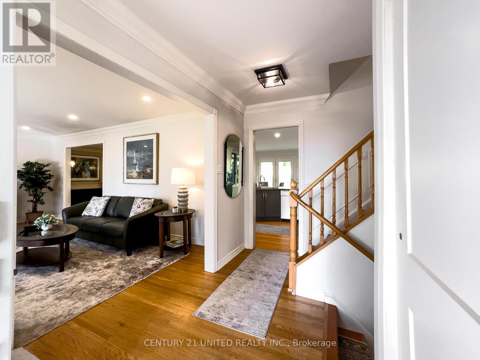 45 Crestwood Avenue, Peterborough (Monaghan Ward 2), Ontario  K9J 1N1 - Photo 12 - X12419689