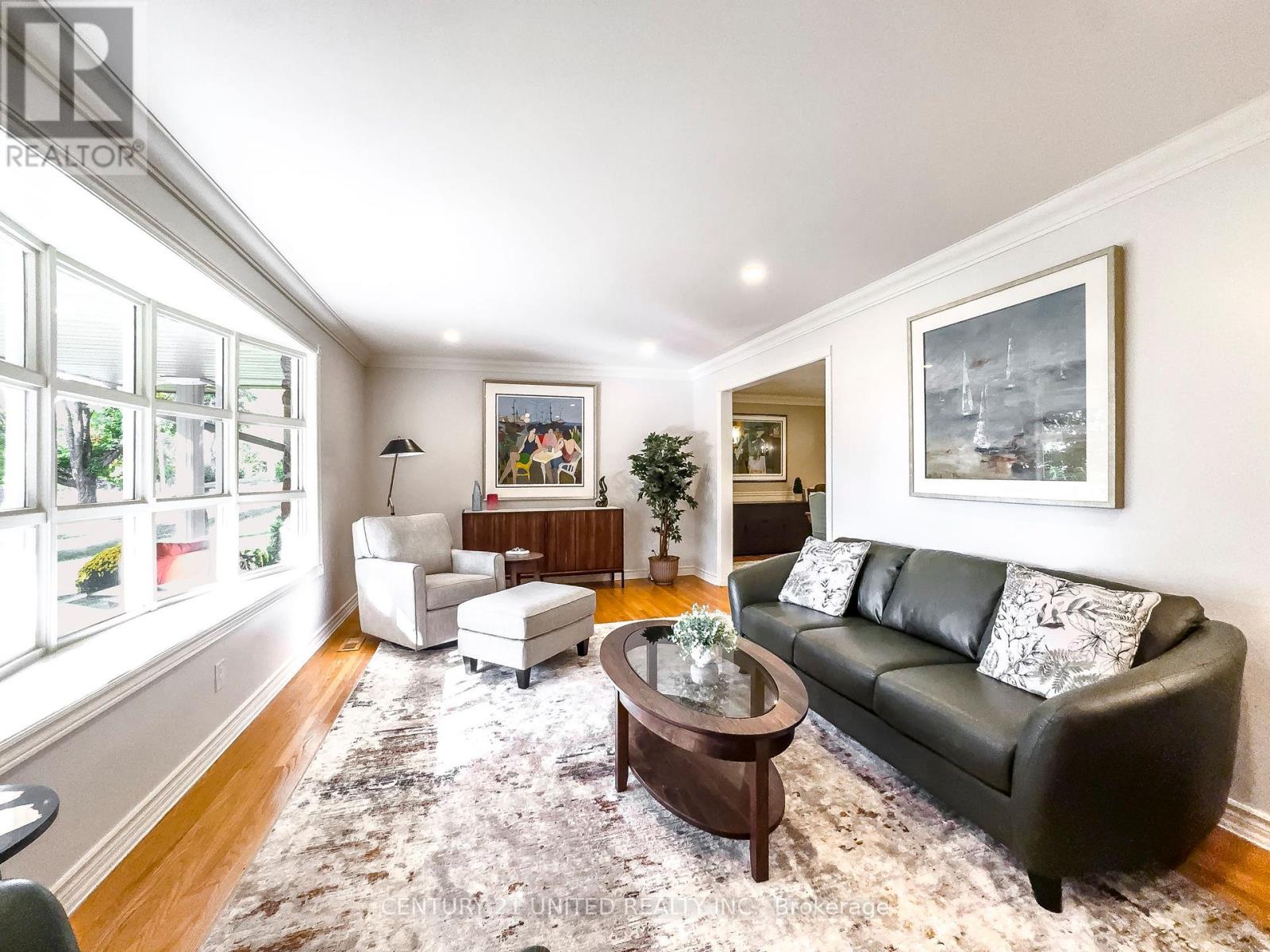 45 Crestwood Avenue, Peterborough (Monaghan Ward 2), Ontario  K9J 1N1 - Photo 13 - X12419689