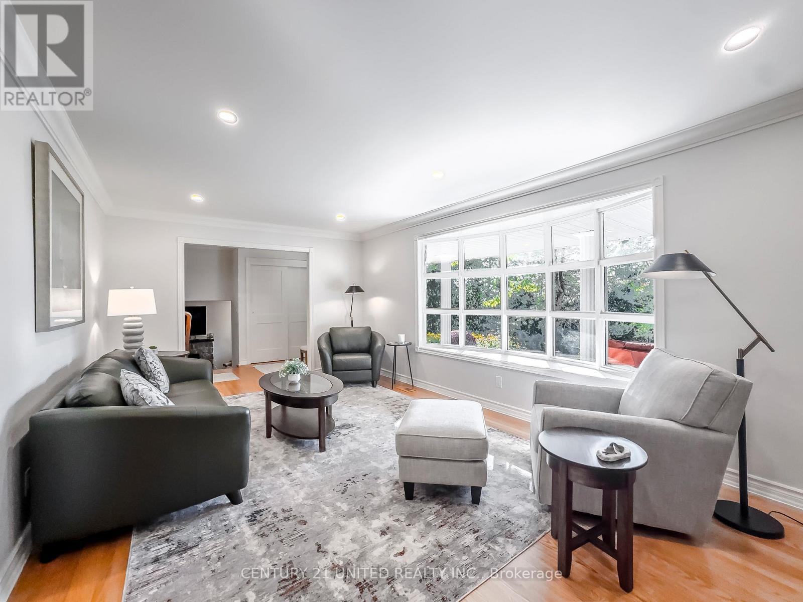 45 Crestwood Avenue, Peterborough (Monaghan Ward 2), Ontario  K9J 1N1 - Photo 15 - X12419689