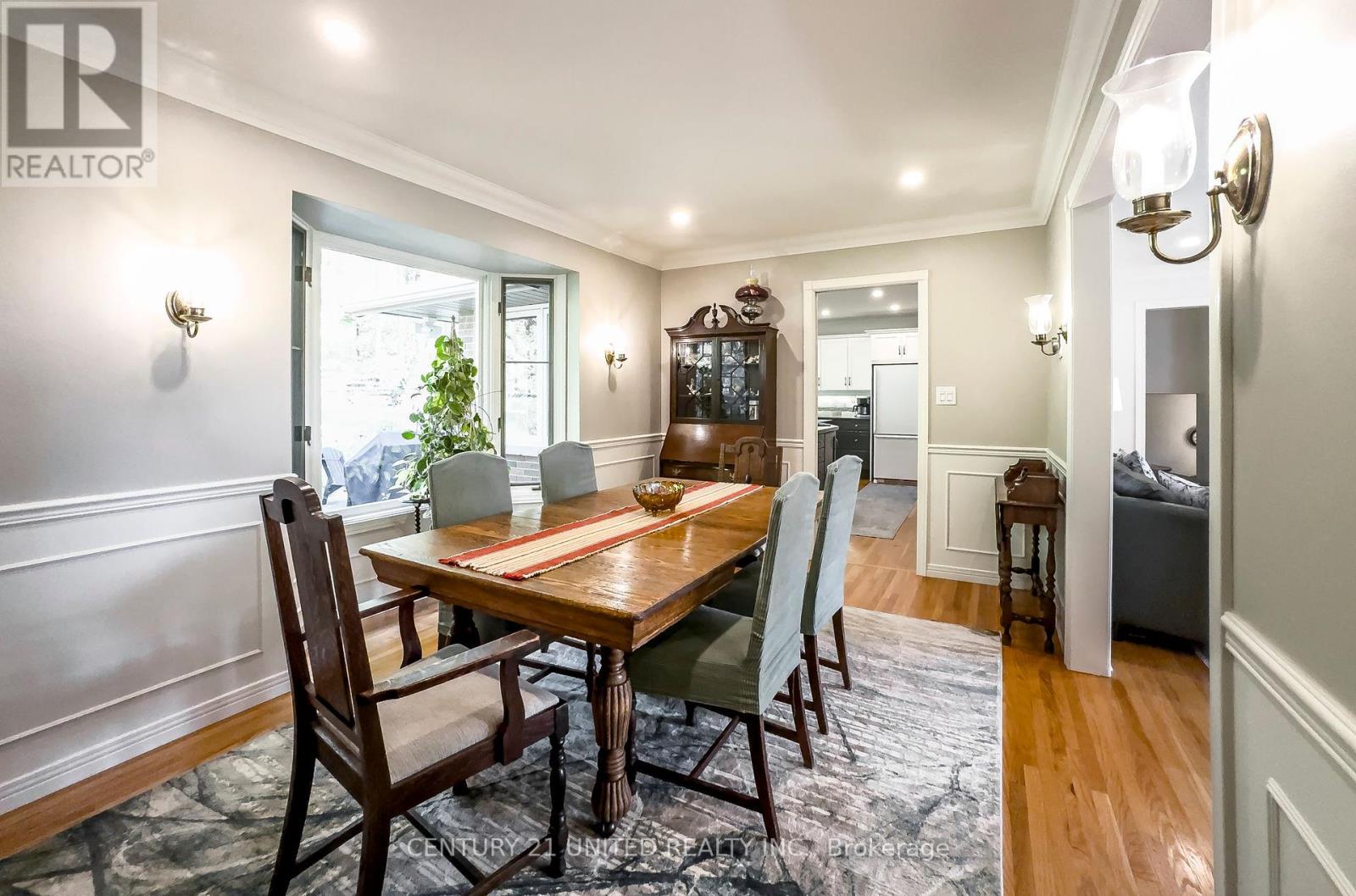 45 Crestwood Avenue, Peterborough (Monaghan Ward 2), Ontario  K9J 1N1 - Photo 16 - X12419689