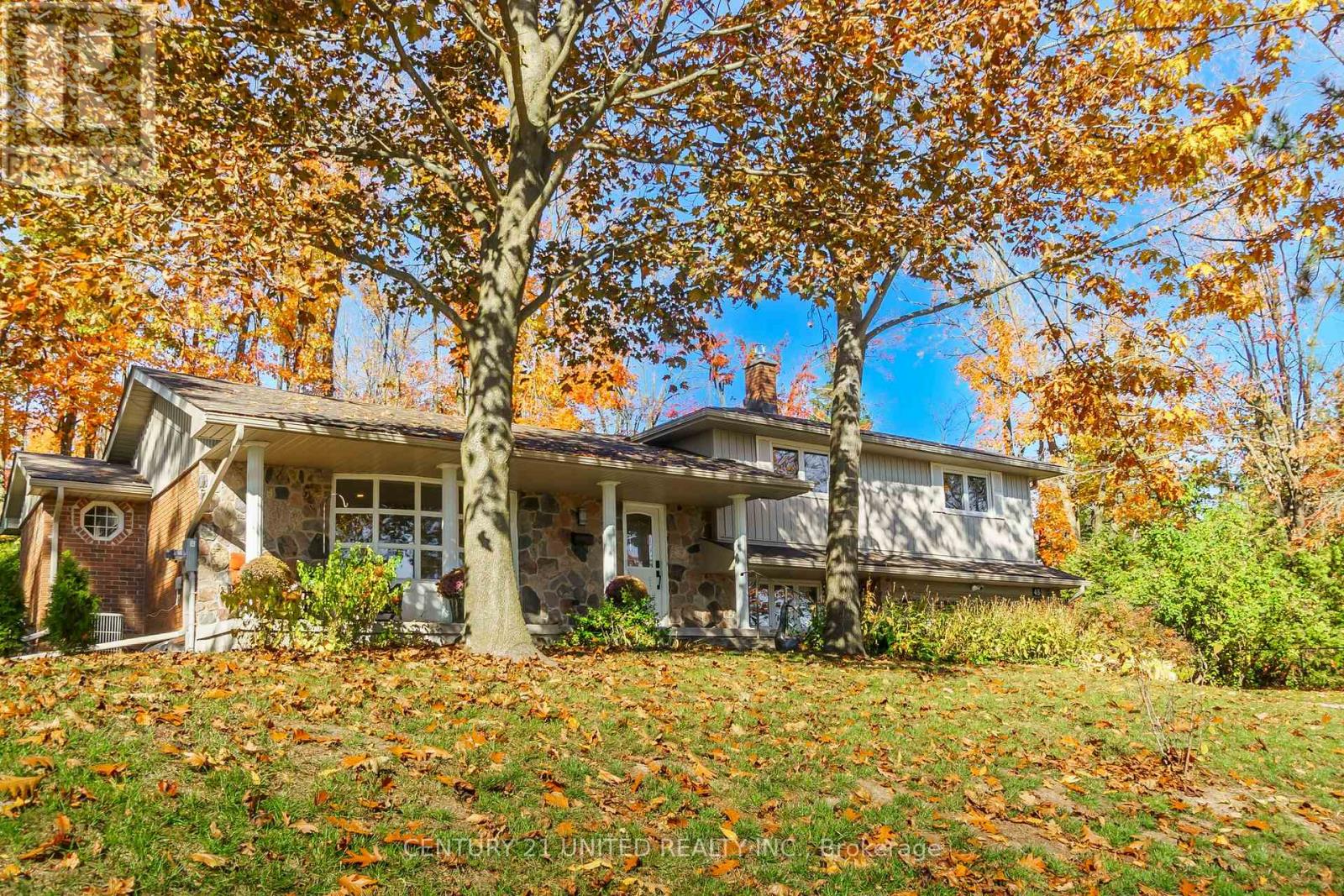 45 Crestwood Avenue, Peterborough (Monaghan Ward 2), Ontario  K9J 1N1 - Photo 2 - X12419689