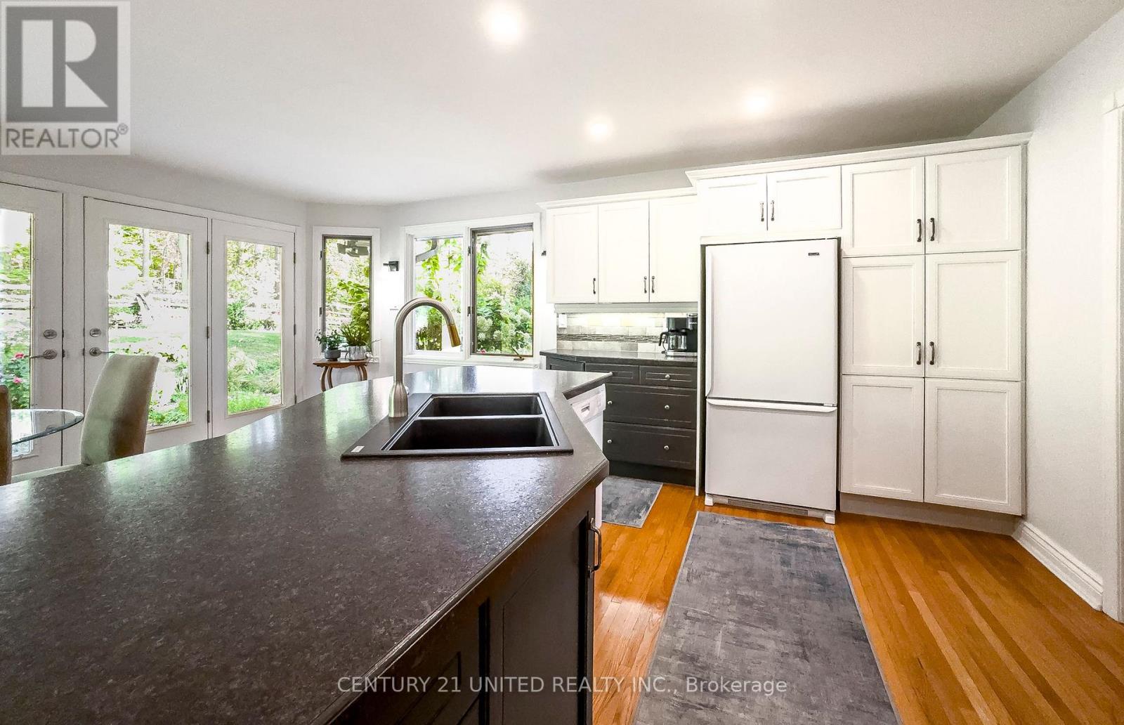 45 Crestwood Avenue, Peterborough (Monaghan Ward 2), Ontario  K9J 1N1 - Photo 20 - X12419689