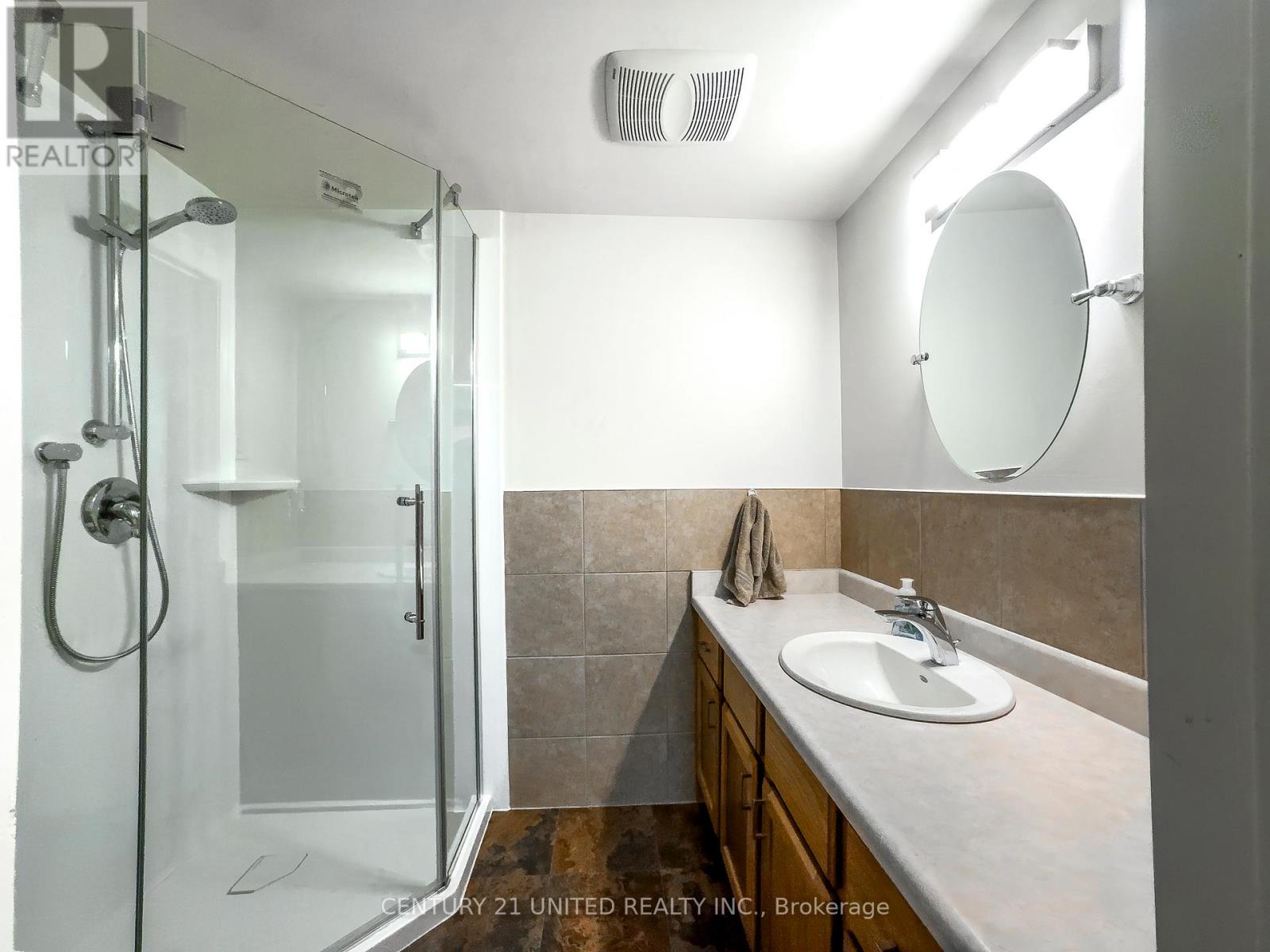 45 Crestwood Avenue, Peterborough (Monaghan Ward 2), Ontario  K9J 1N1 - Photo 35 - X12419689