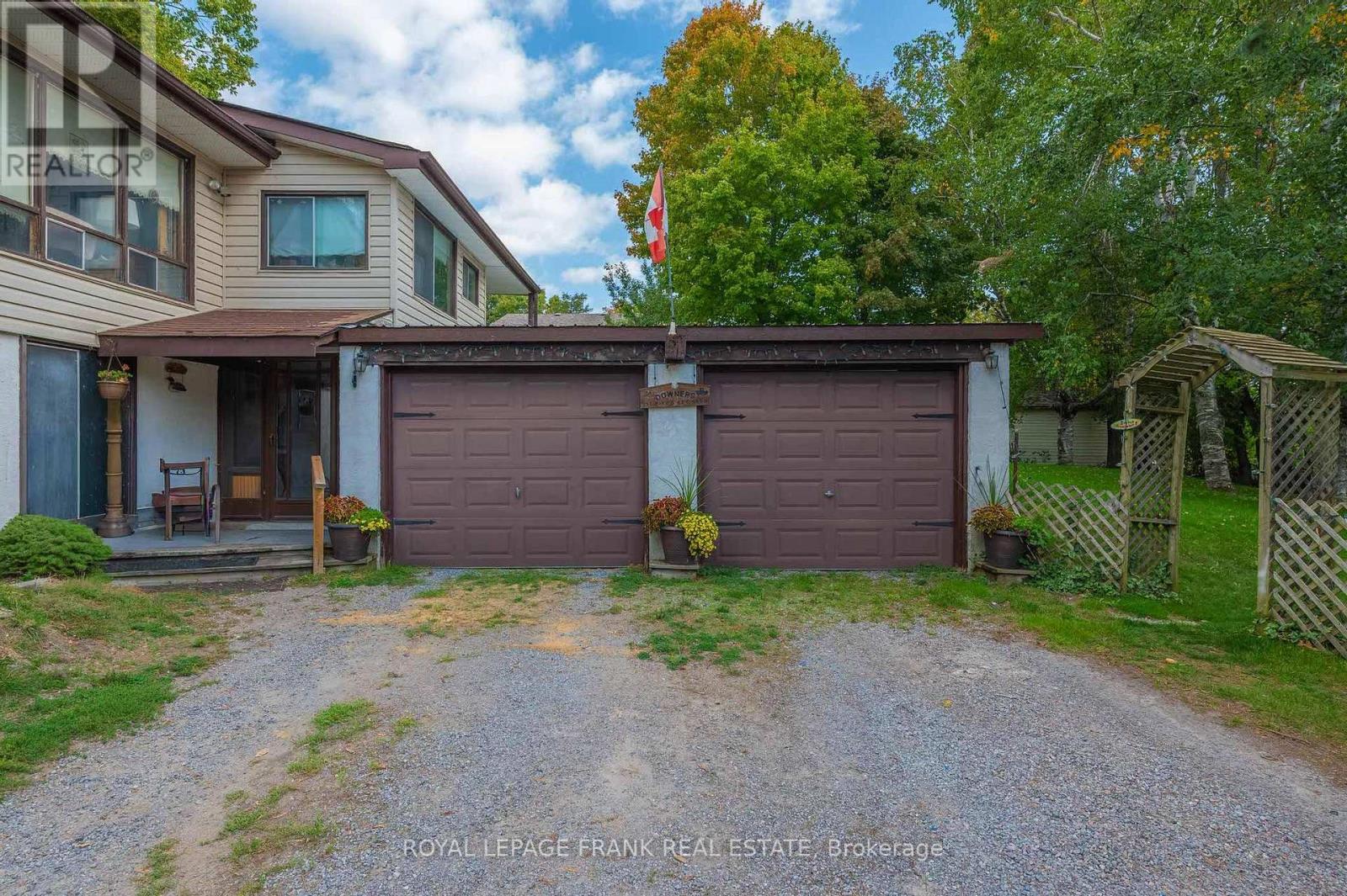 153 Fifes Bay Road, Selwyn, Ontario  K9J 6X3 - Photo 5 - X12419845