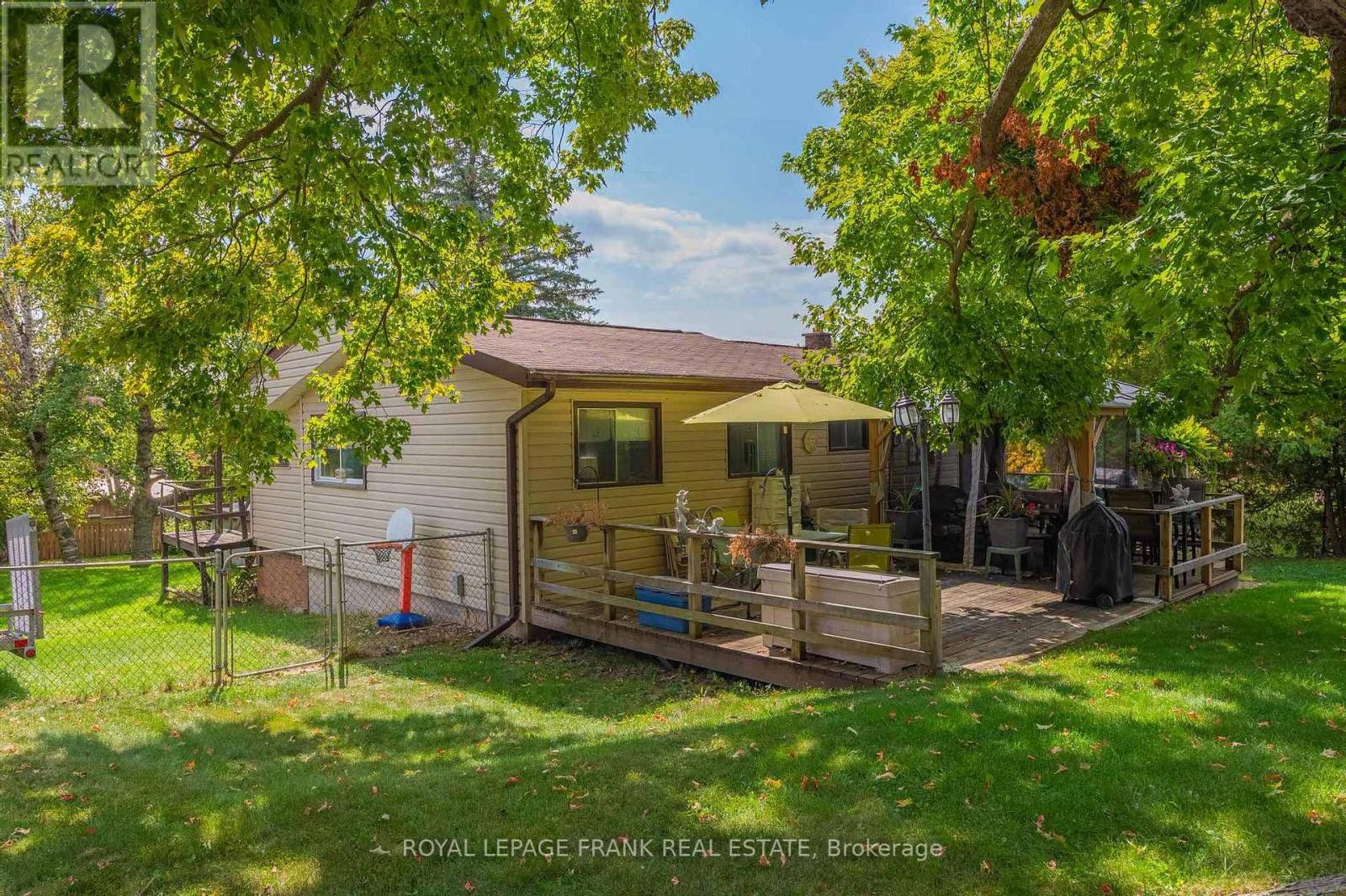 153 Fifes Bay Road, Selwyn, Ontario  K9J 6X3 - Photo 9 - X12419845