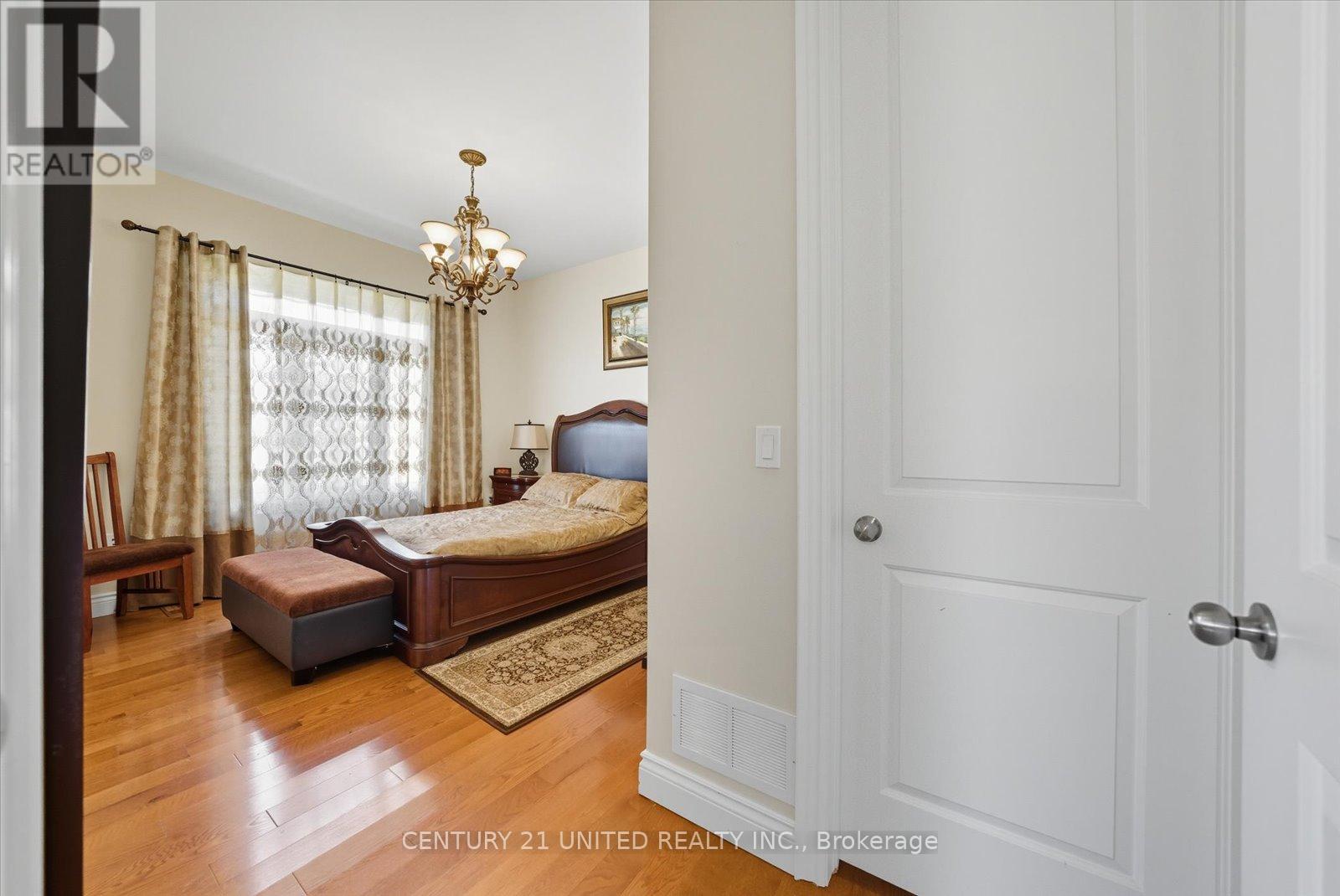 16 Lockside Drive, Peterborough (Otonabee Ward 1), Ontario  K9J 8T1 - Photo 20 - X12420039