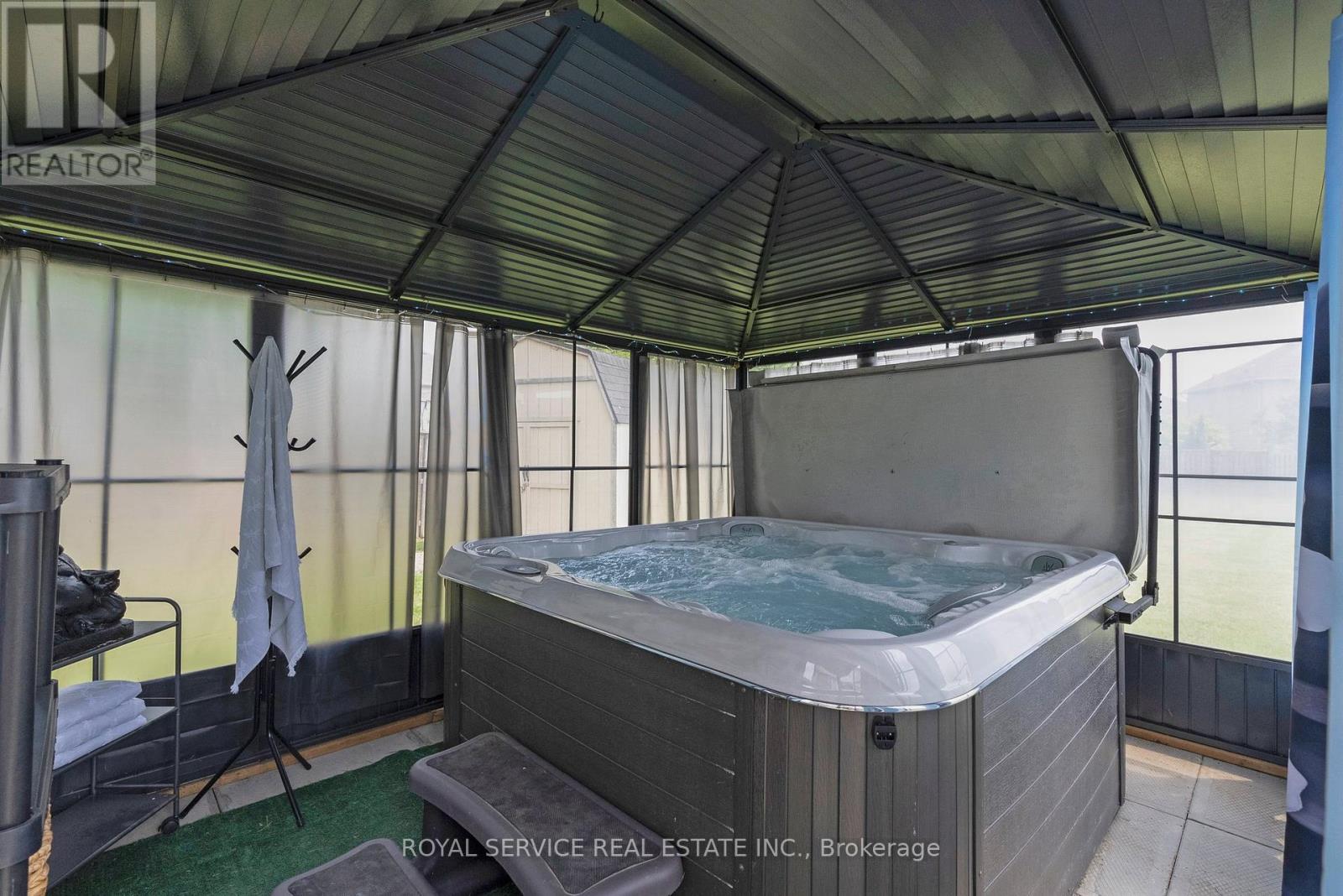 35 Alldread Crescent, Clarington (Newcastle), Ontario  L1B 0C2 - Photo 4 - E12420739