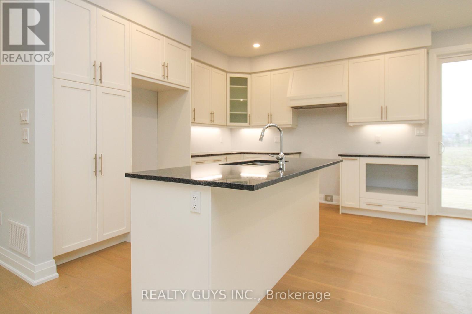 2418 Gwendolyn Court, Cavan Monaghan (Cavan Twp), Ontario  L0A 1C0 - Photo 17 - X12421092