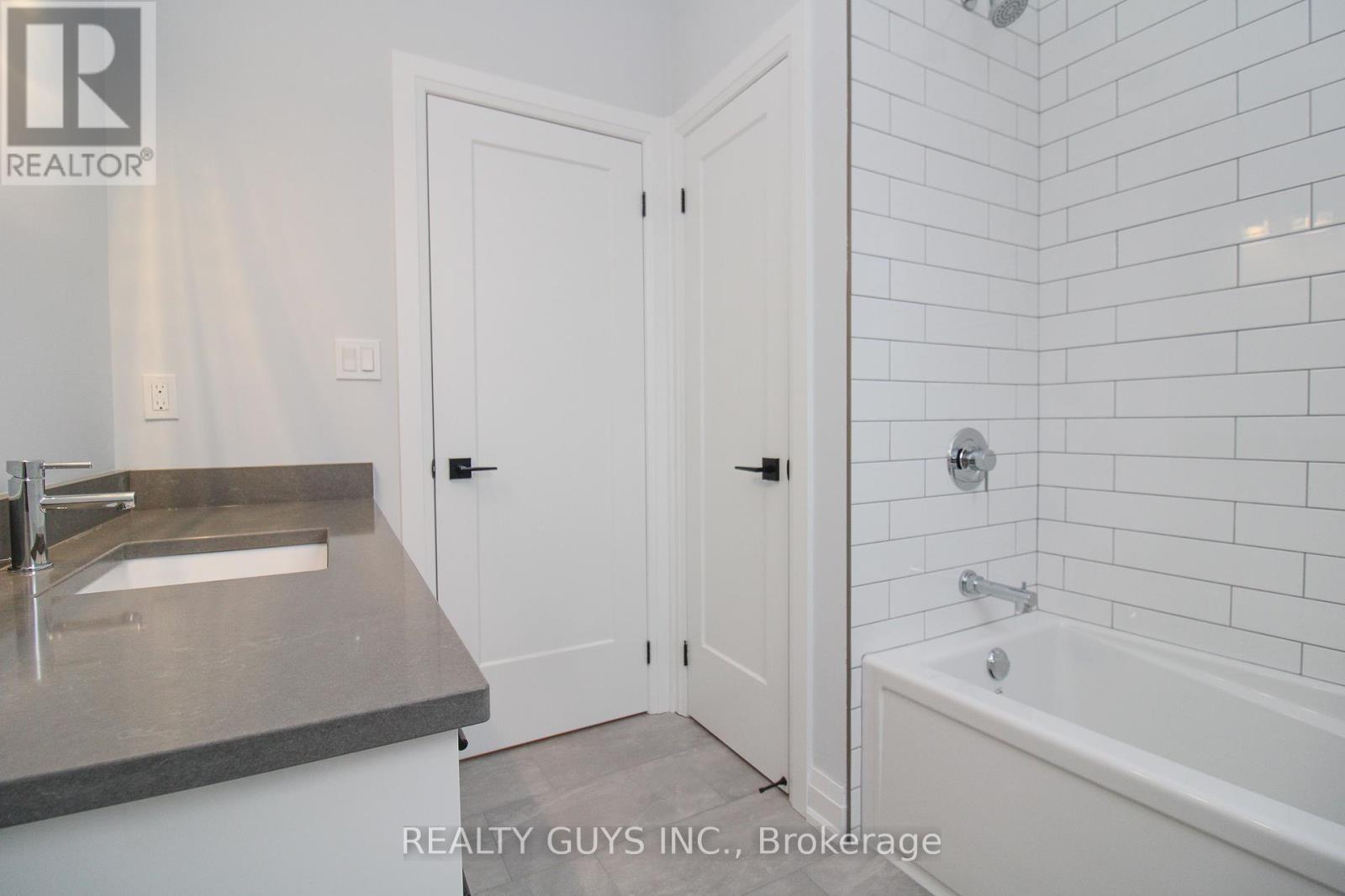 2418 Gwendolyn Court, Cavan Monaghan (Cavan Twp), Ontario  L0A 1C0 - Photo 39 - X12421092
