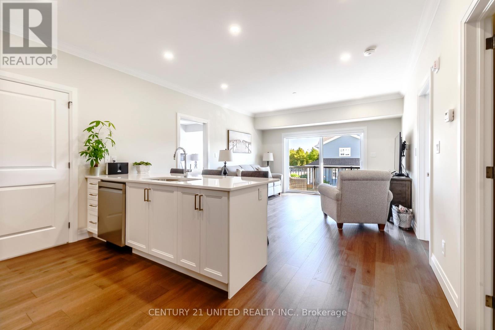 202 - 19 Hampton Lane, Selwyn, Ontario  K0L 2H0 - Photo 8 - X12421366