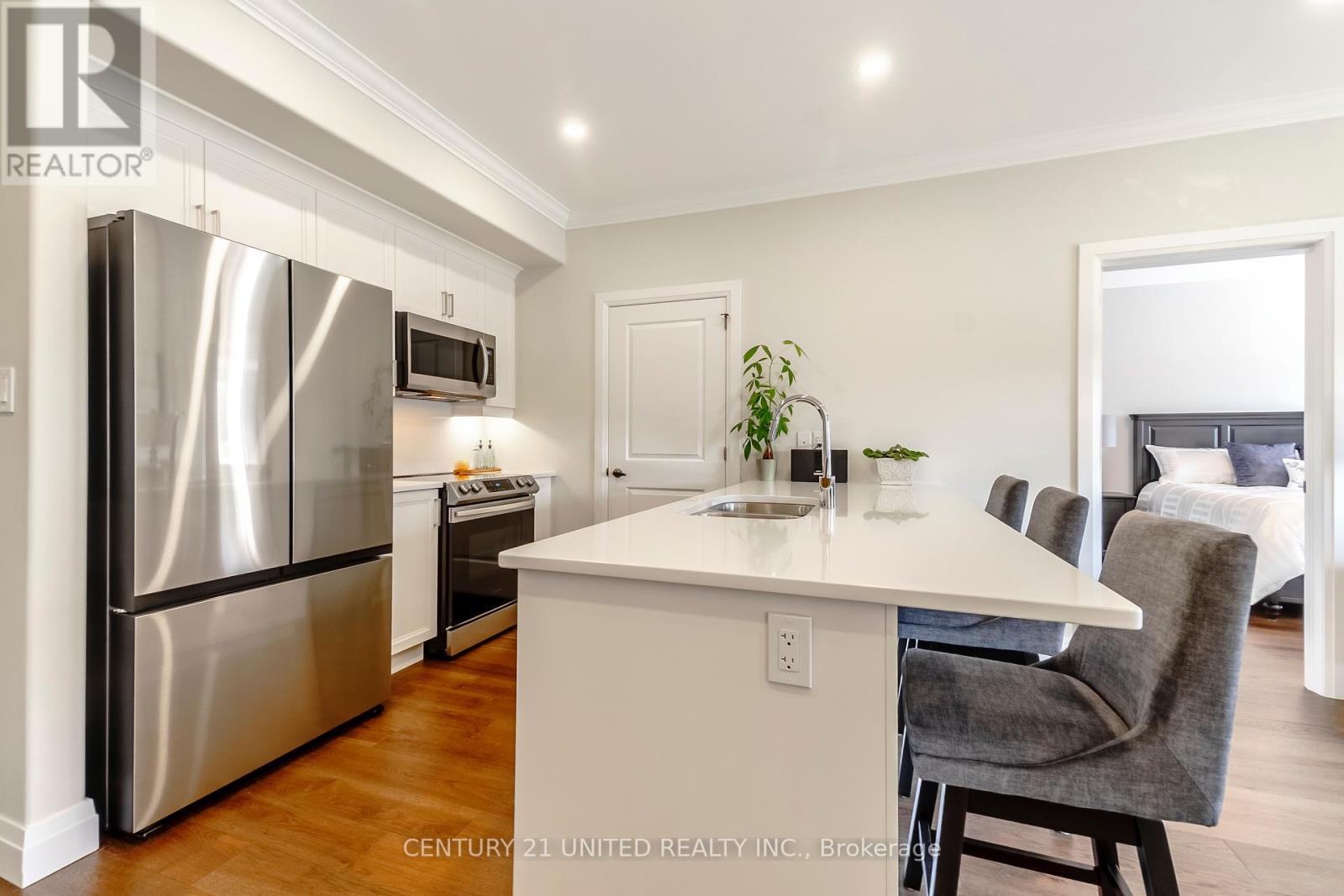 202 - 19 Hampton Lane, Selwyn, Ontario  K0L 2H0 - Photo 9 - X12421366