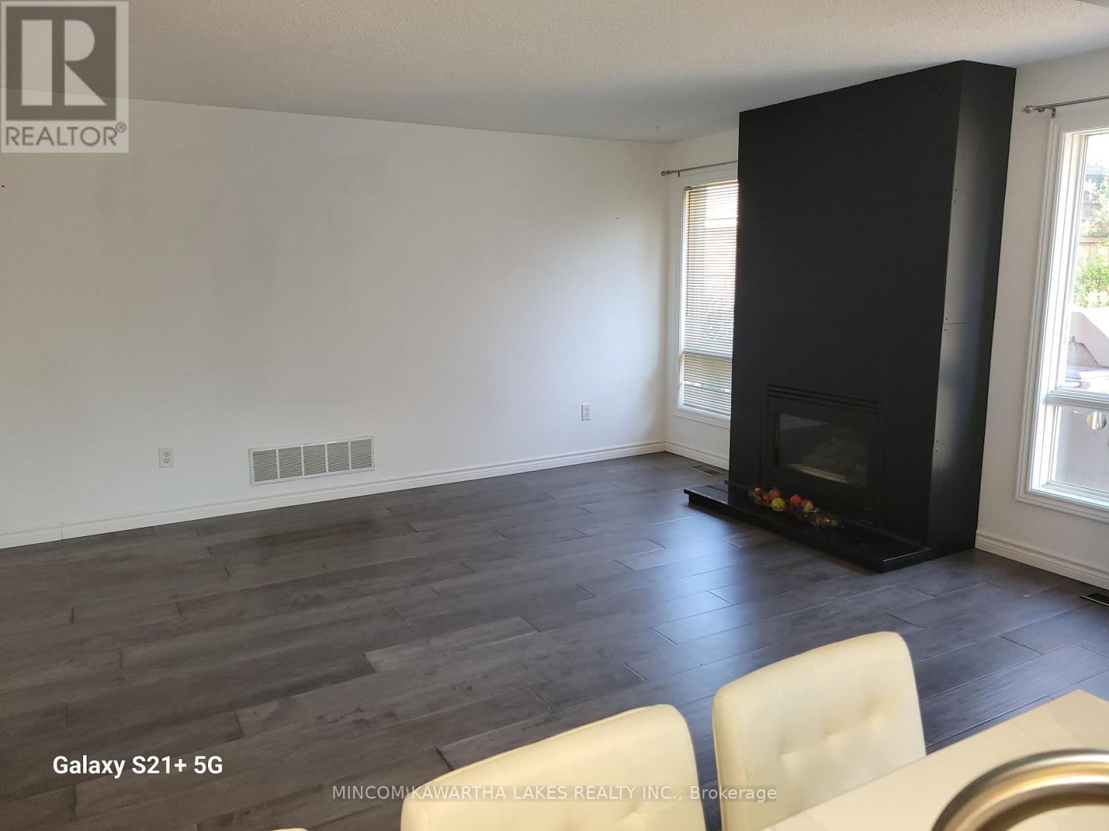 557 Westman Avenue, Peterborough (Otonabee Ward 1), Ontario  K9K 2E6 - Photo 14 - X12421419