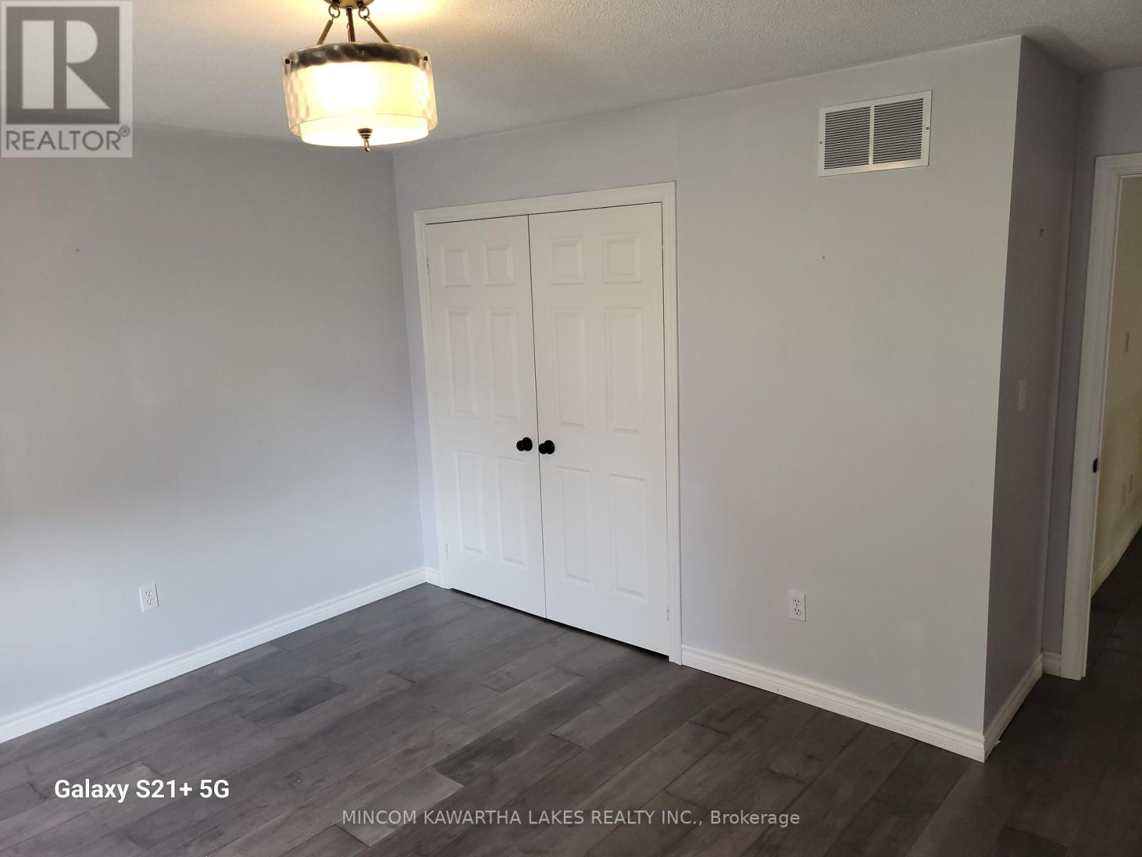 557 Westman Avenue, Peterborough (Otonabee Ward 1), Ontario  K9K 2E6 - Photo 19 - X12421419