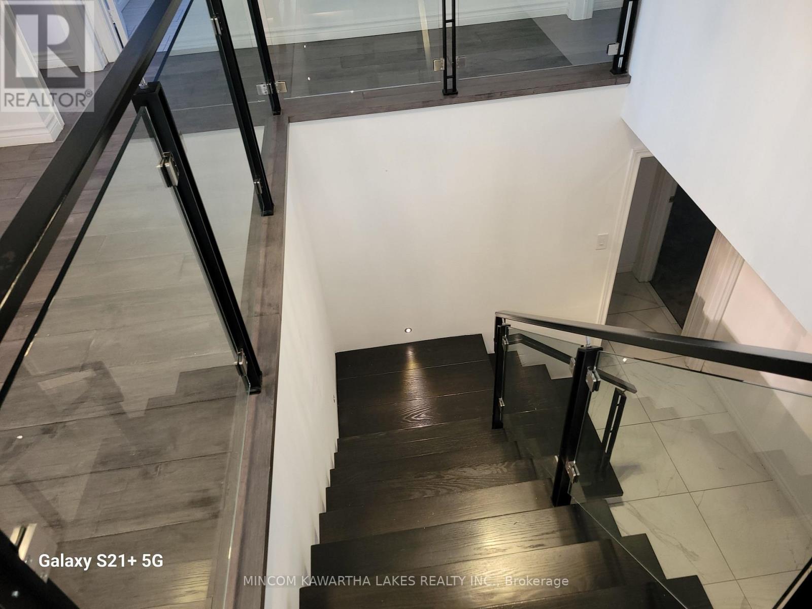 557 Westman Avenue, Peterborough (Otonabee Ward 1), Ontario  K9K 2E6 - Photo 26 - X12421419