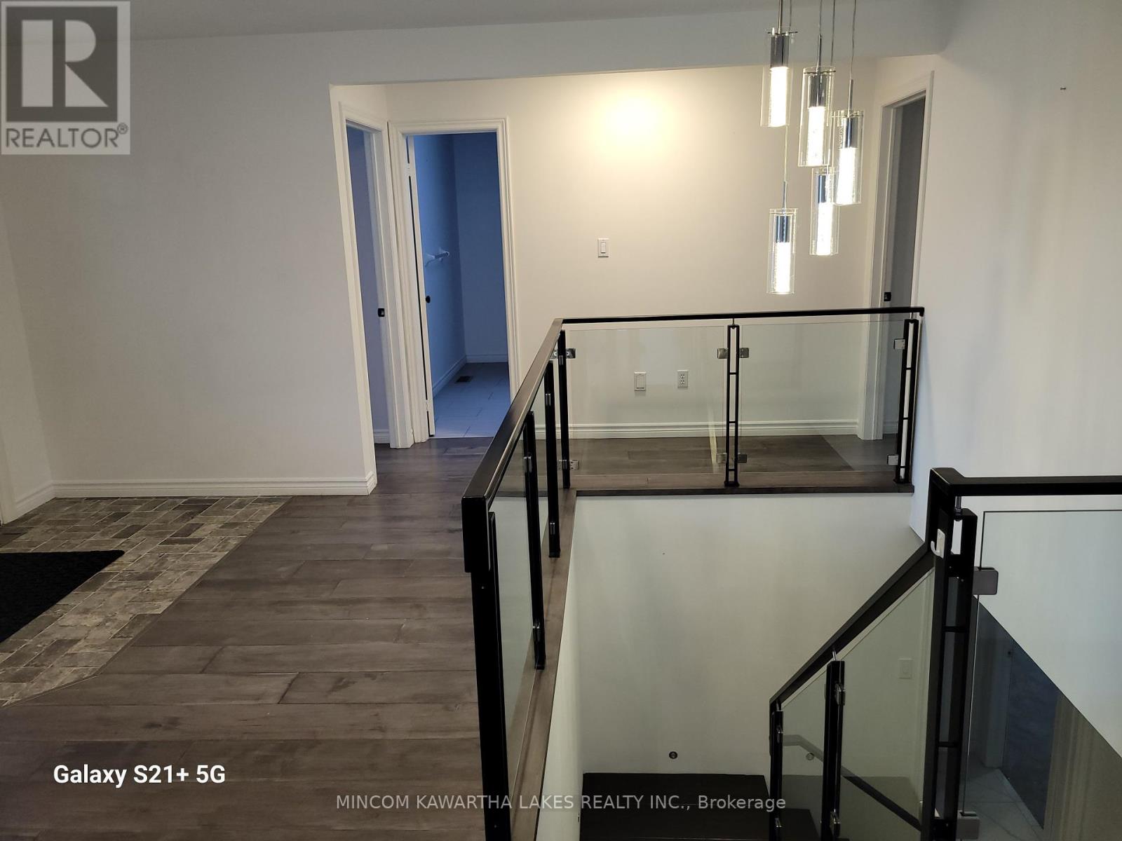 557 Westman Avenue, Peterborough (Otonabee Ward 1), Ontario  K9K 2E6 - Photo 6 - X12421419