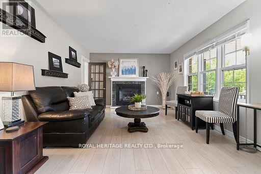 44 Regent Street, Kawartha Lakes (Lindsay), Ontario  K9V 3V2 - Photo 15 - X12421723